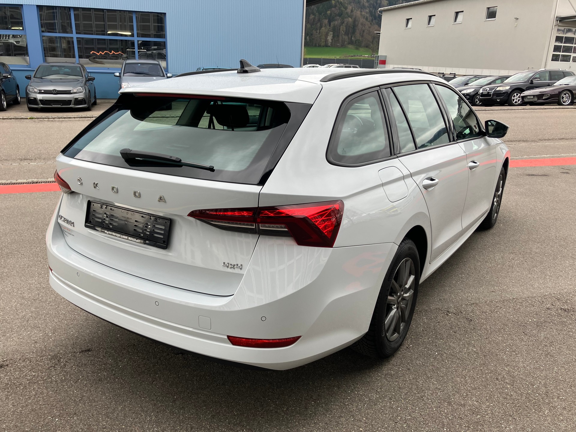 SKODA Octavia Combi 2.0 TDI DSG Ambition 4x4-image-3
