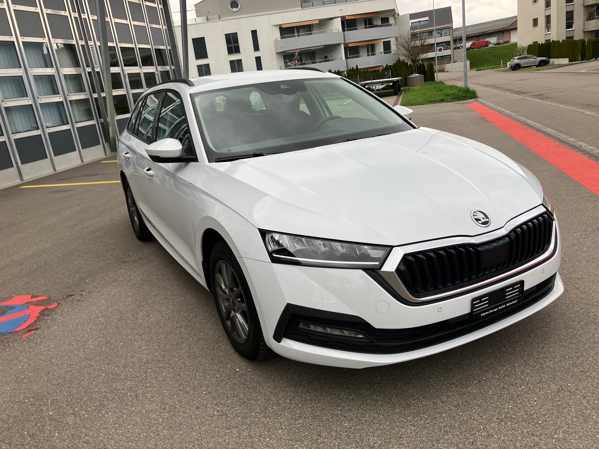 SKODA Octavia Combi 2.0 TDI DSG Ambition 4x4-image-1