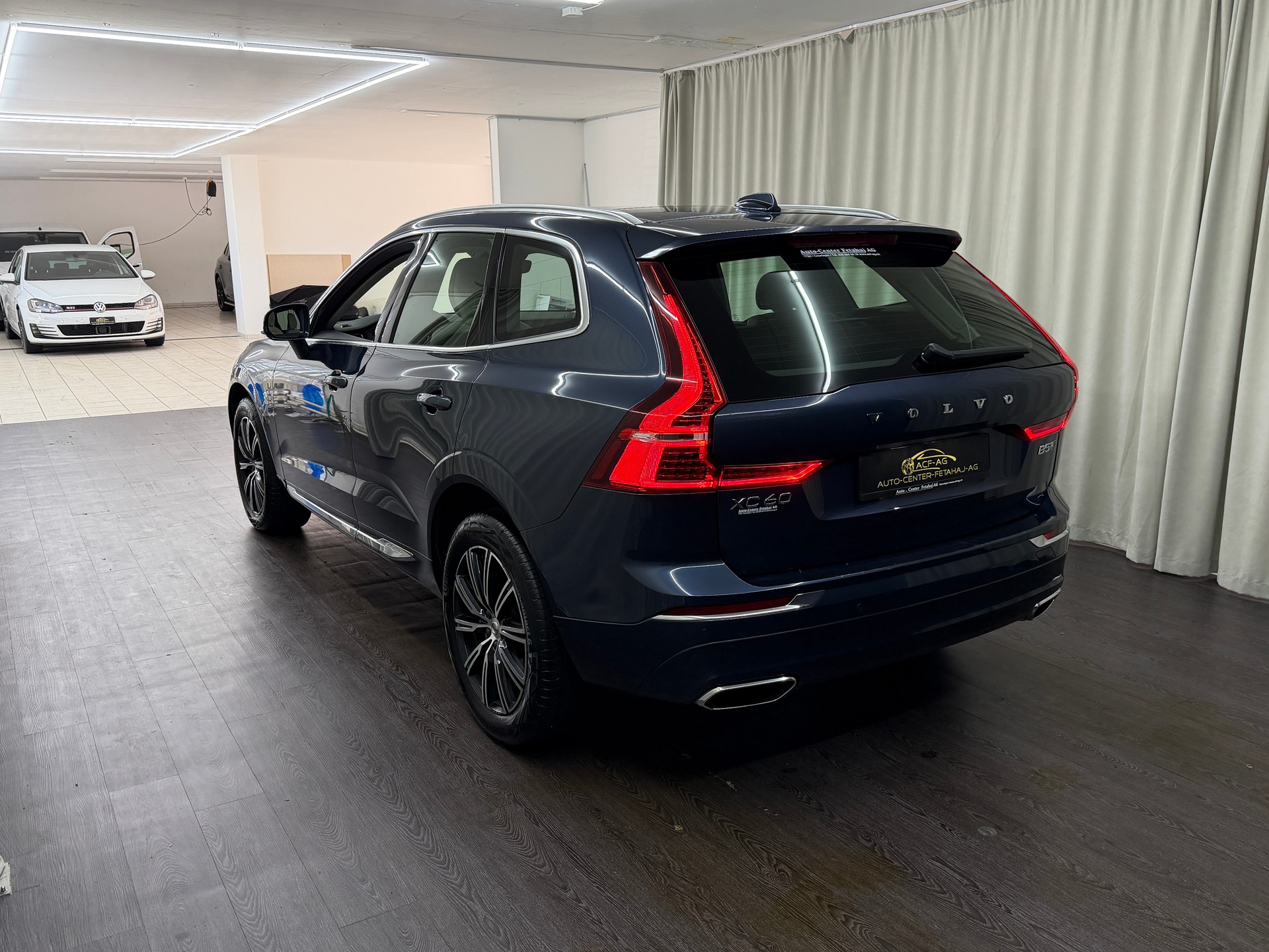VOLVO XC60 B5 Benzin Mild Hybrid AWD Inscription Geartronic-image-5