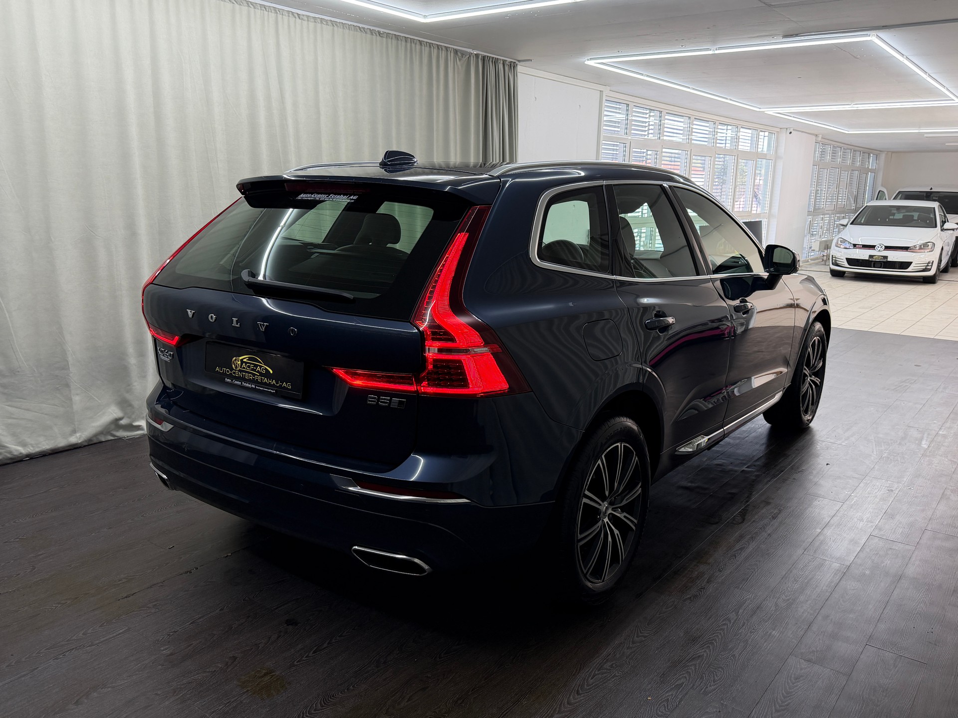 VOLVO XC60 B5 Benzin Mild Hybrid AWD Inscription Geartronic-image-3