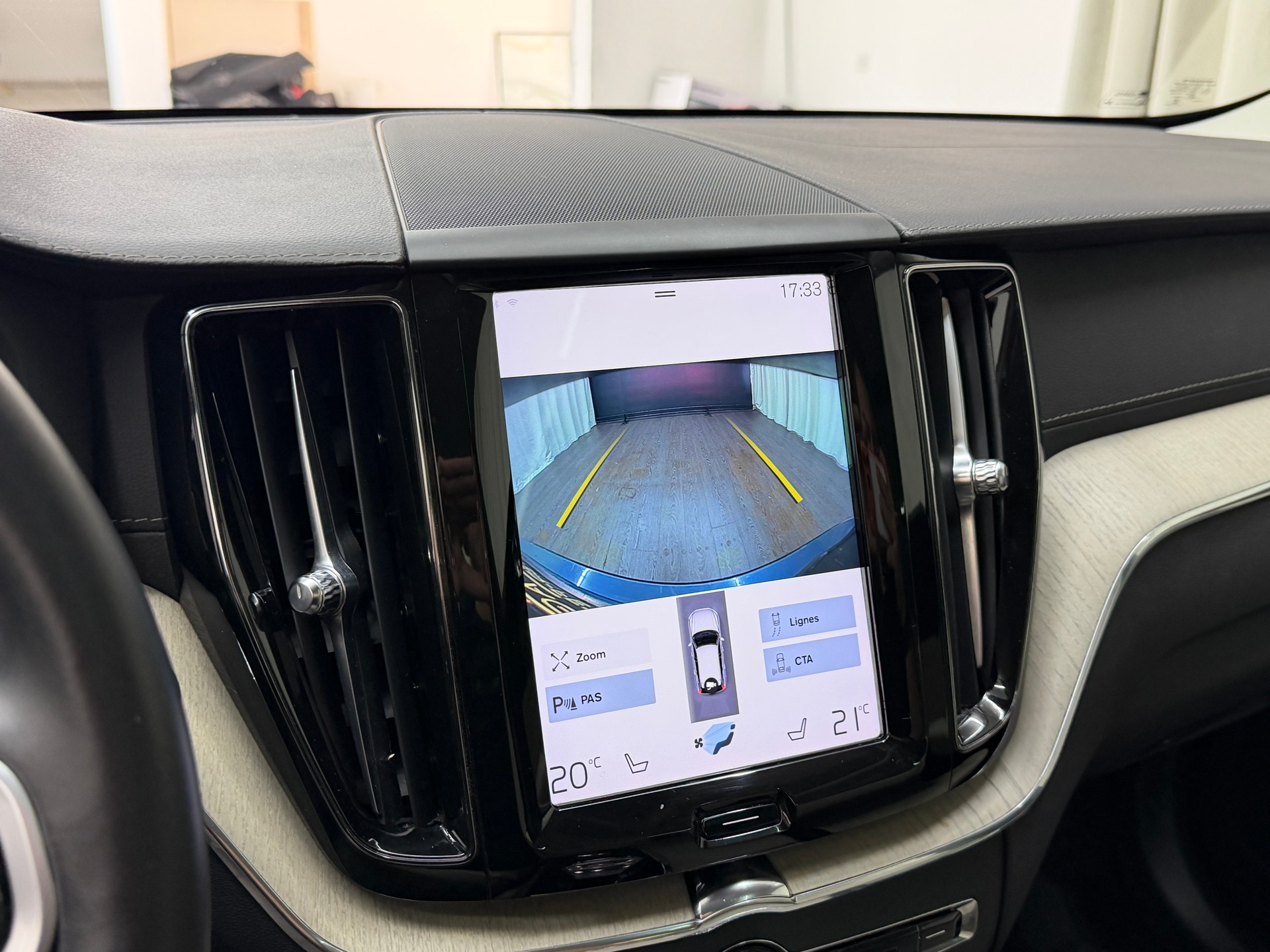 VOLVO XC60 B5 Benzin Mild Hybrid AWD Inscription Geartronic-image-11