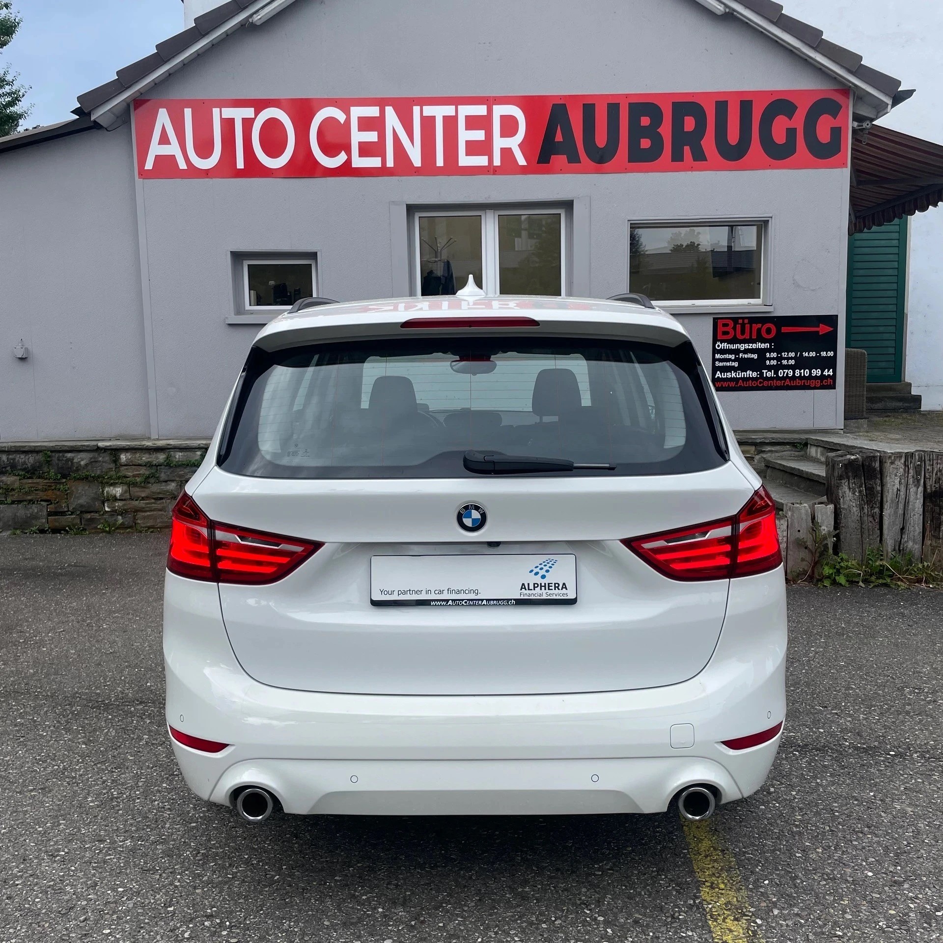 BMW 218d xDrive Gran Tourer Steptronic *CH-FAHRZEUG / ANHÄNGERKUPPLUNG / 7 SITZE / 12 MONATE GARANTIE*-showroom-element-3