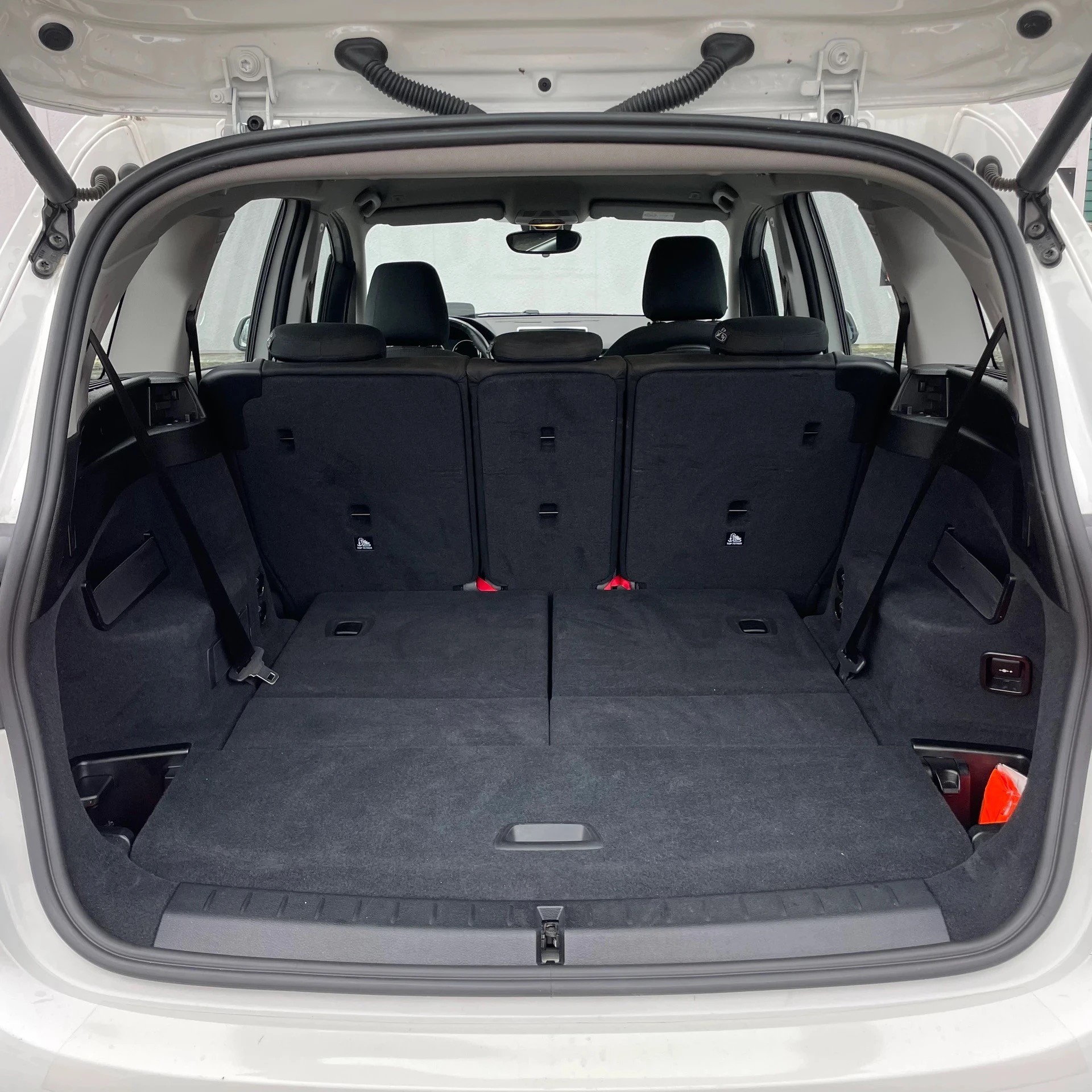 BMW 218d xDrive Gran Tourer Steptronic *CH-FAHRZEUG / ANHÄNGERKUPPLUNG / 7 SITZE / 12 MONATE GARANTIE*-image-23