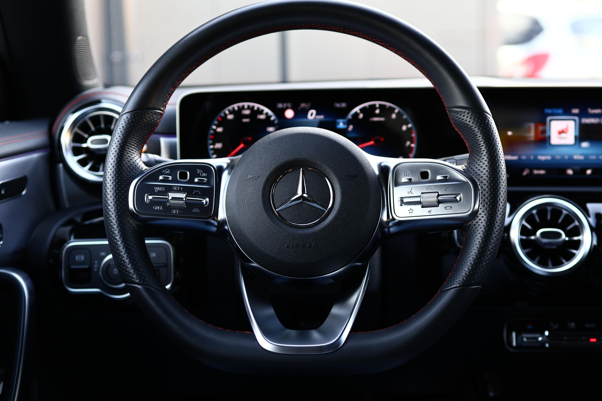 MERCEDES-BENZ CLA 250 AMG Line 4matic Shooting Brake-image-20