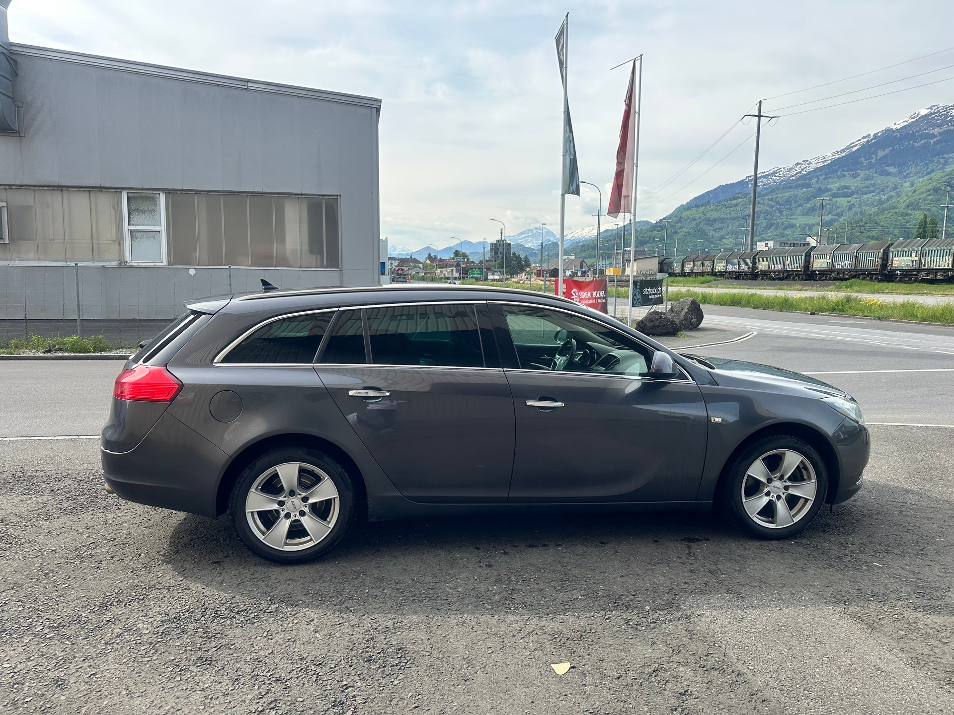 OPEL Insignia ST 2.0 Turbo Cosmo 4WD Aut.-image-8