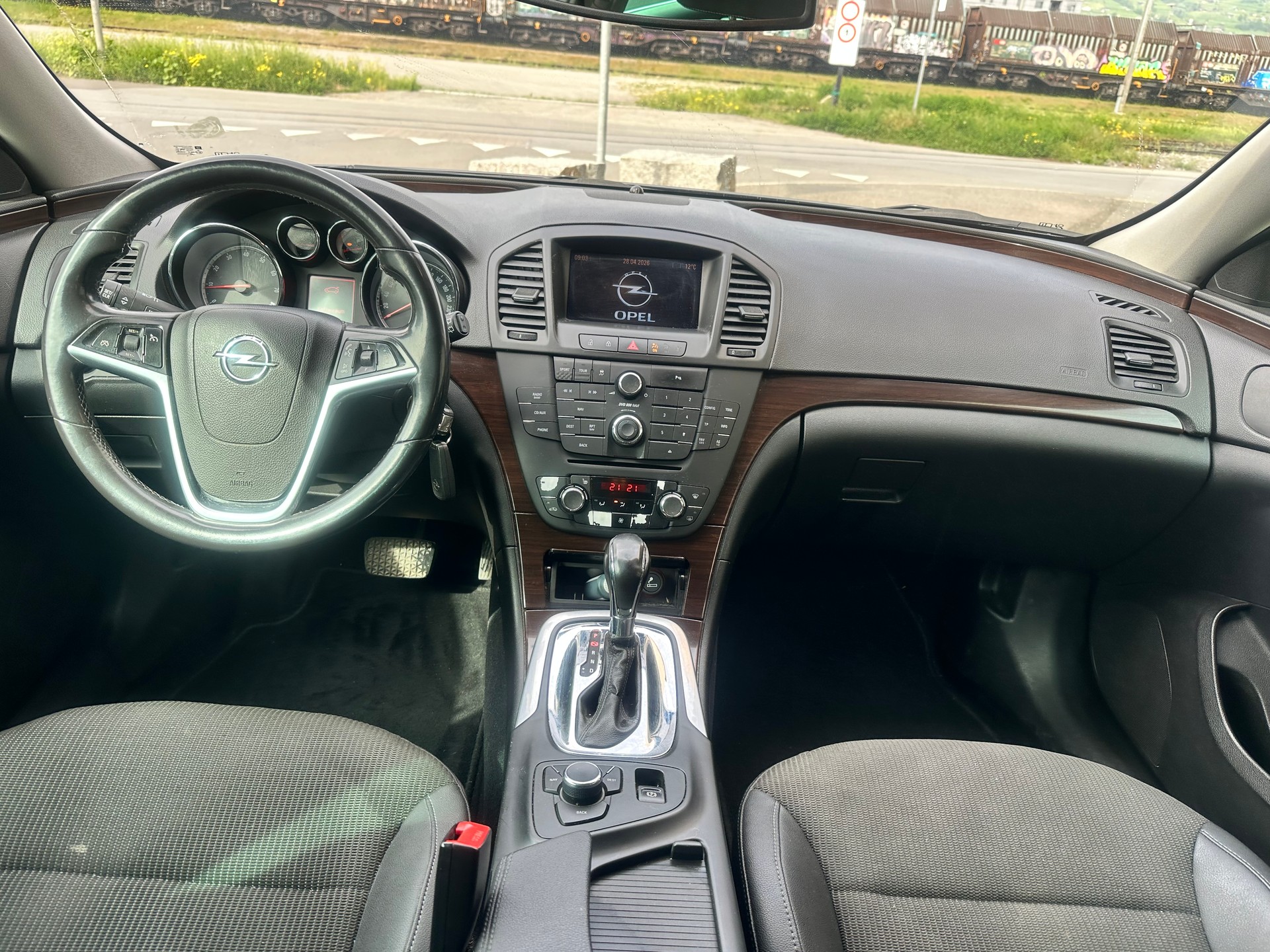 OPEL Insignia ST 2.0 Turbo Cosmo 4WD Aut.-image-11