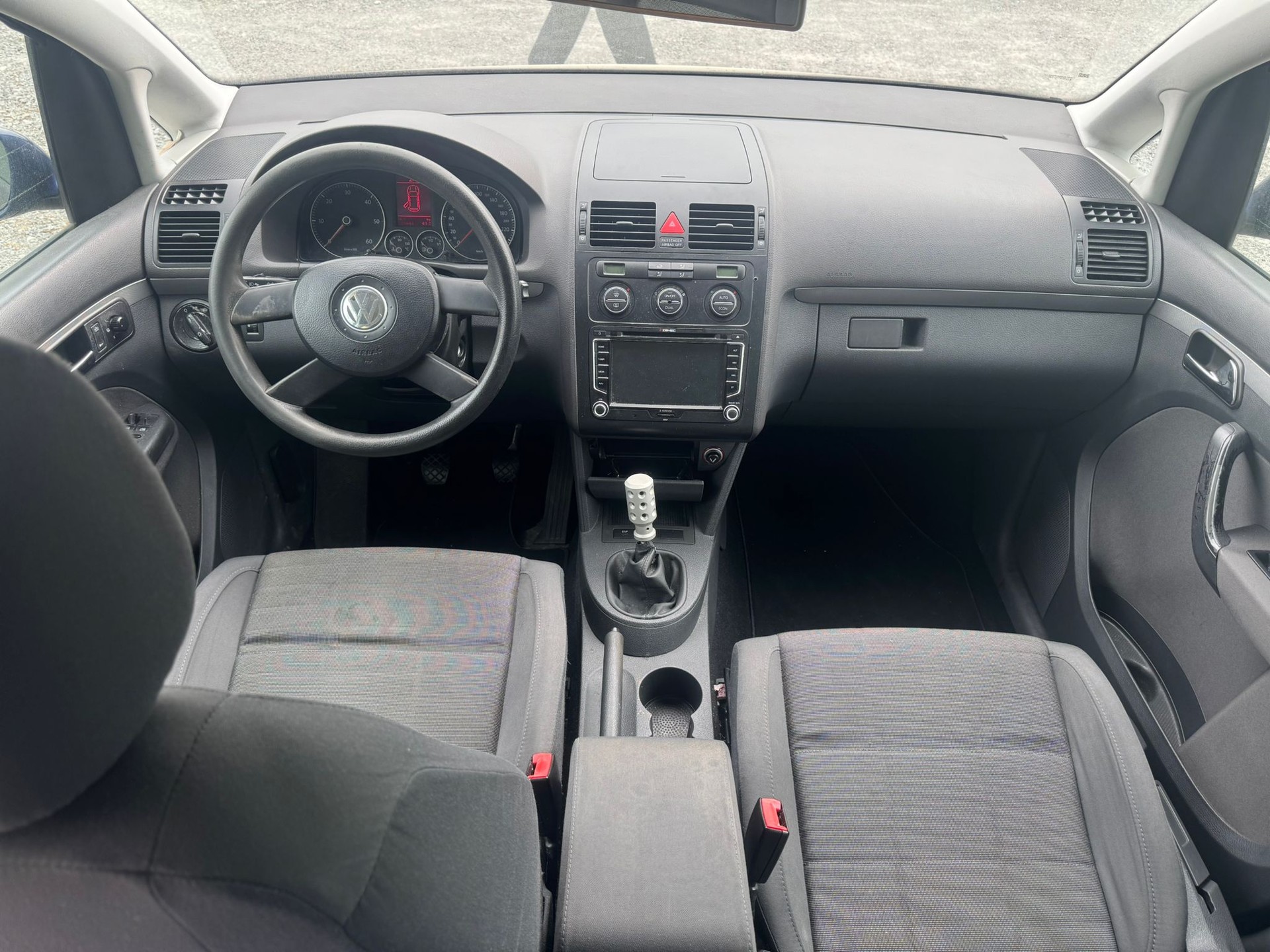 VW Touran 2.0 TDI Trendline-image-10