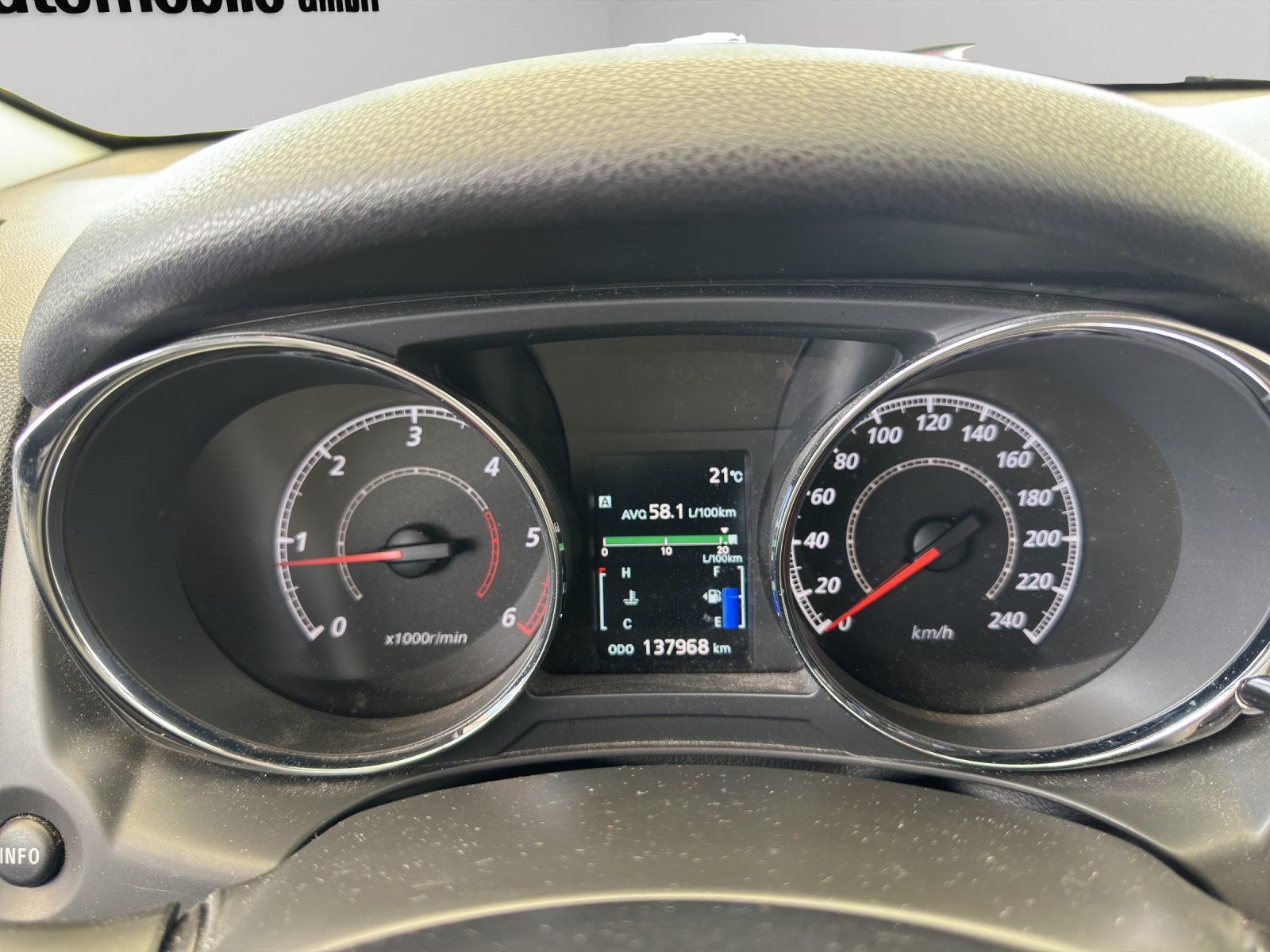 PEUGEOT 4008 1.6 HDi Allure 4WD-image-21