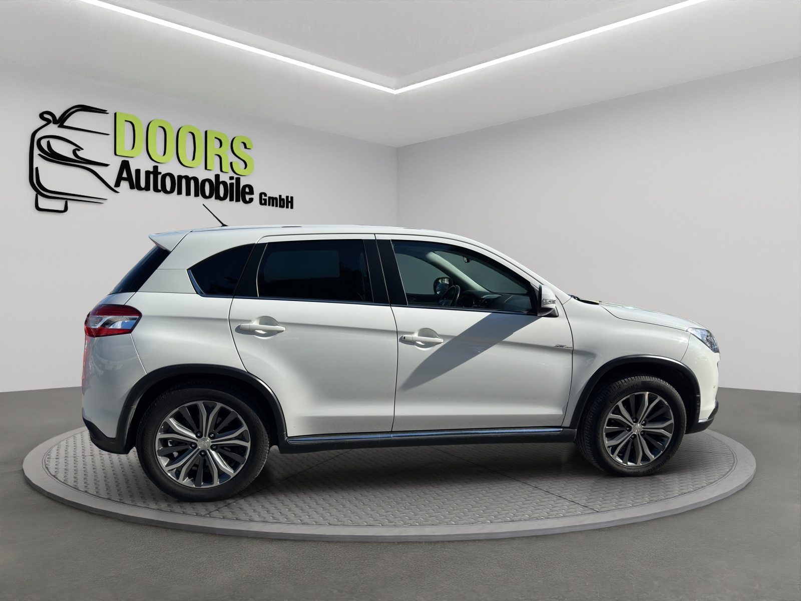 PEUGEOT 4008 1.6 HDi Allure 4WD-image-8