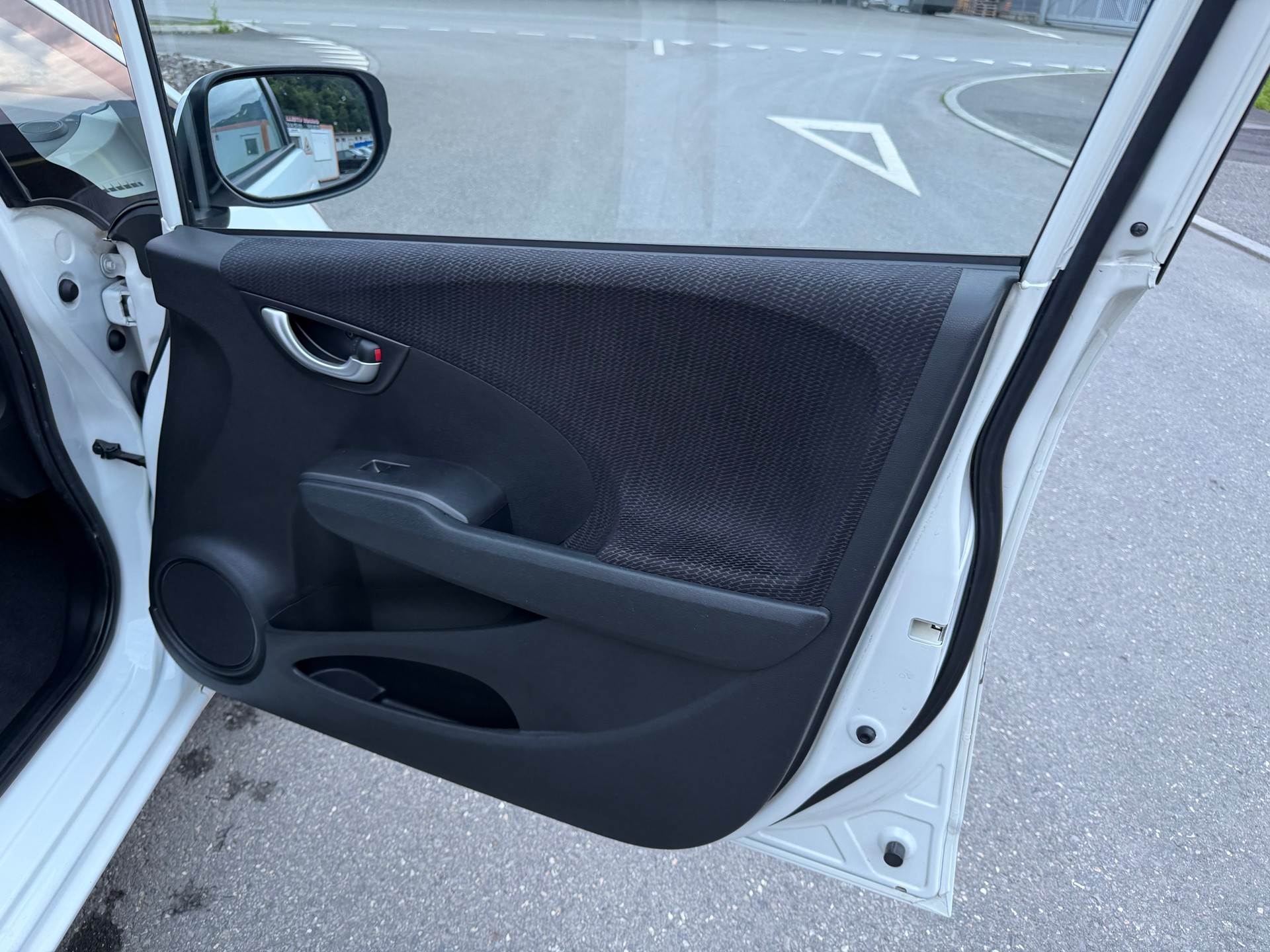 HONDA Jazz 1.3i Hybrid Elegance CVT-image-25