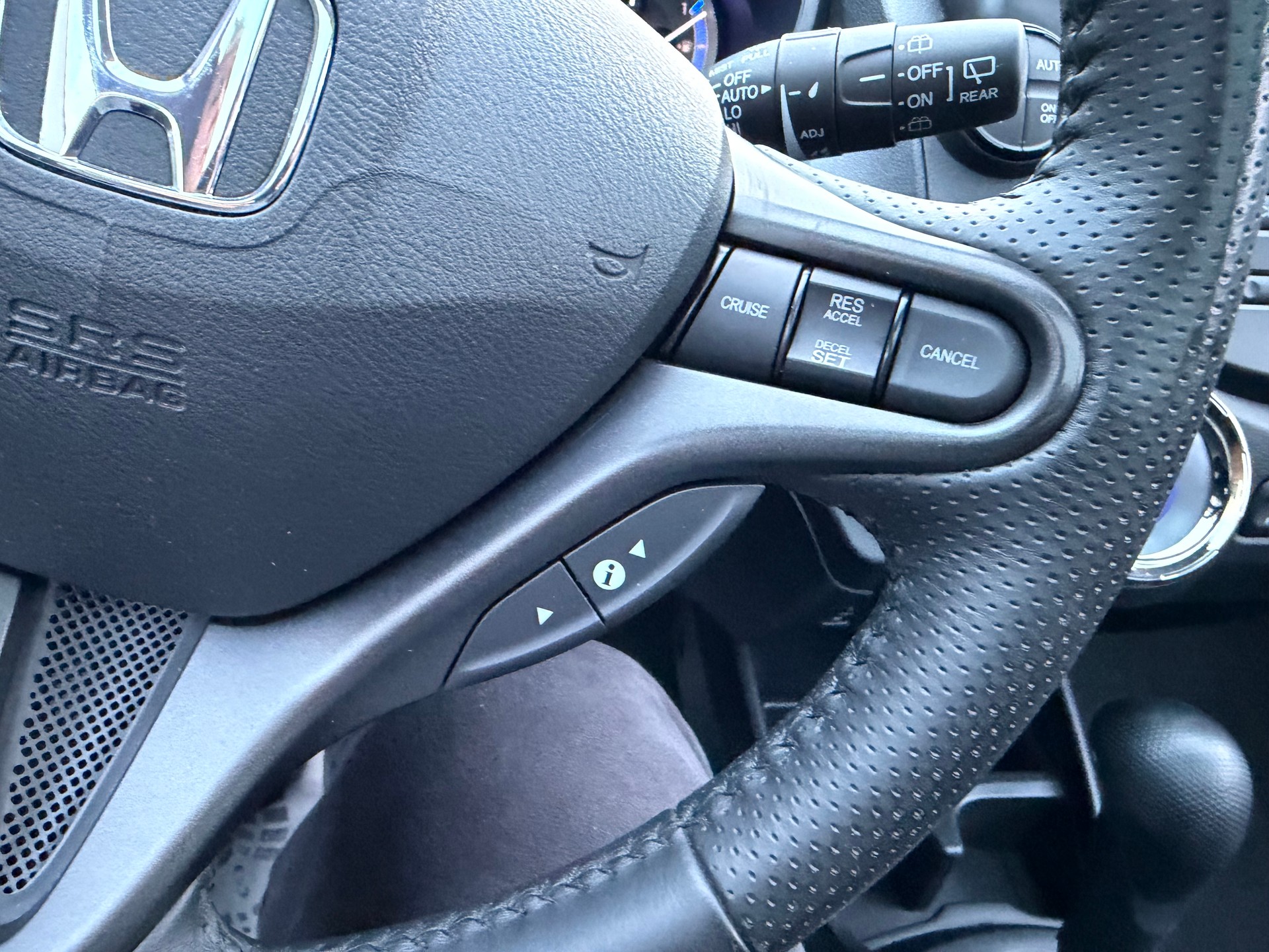 HONDA Jazz 1.3i Hybrid Elegance CVT-image-32