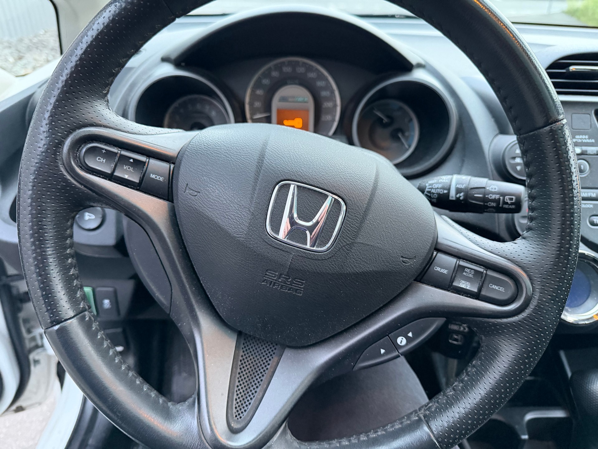 HONDA Jazz 1.3i Hybrid Elegance CVT-image-25
