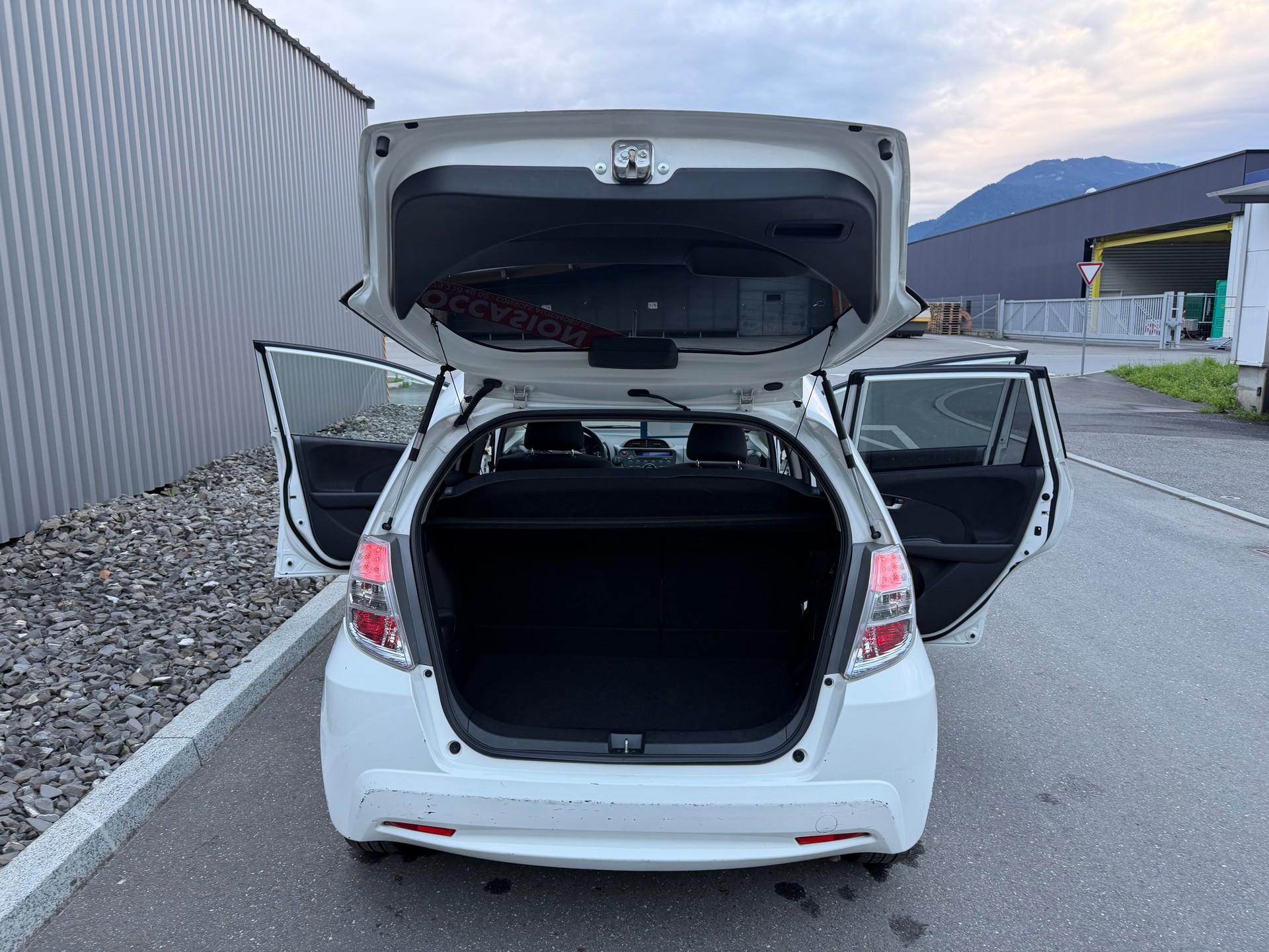 HONDA Jazz 1.3i Hybrid Elegance CVT-image-26