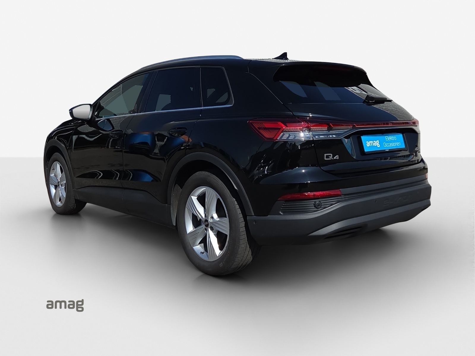 AUDI Q4 e-tron 45 quattro-image-2