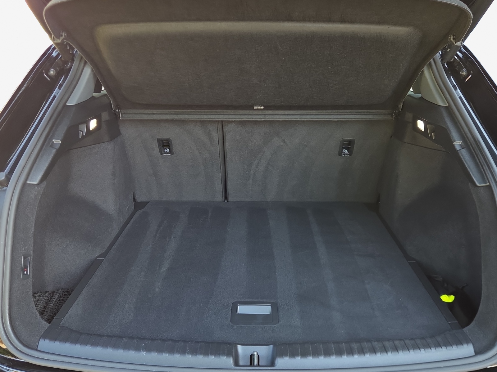 AUDI Q4 e-tron 45 quattro-image-13