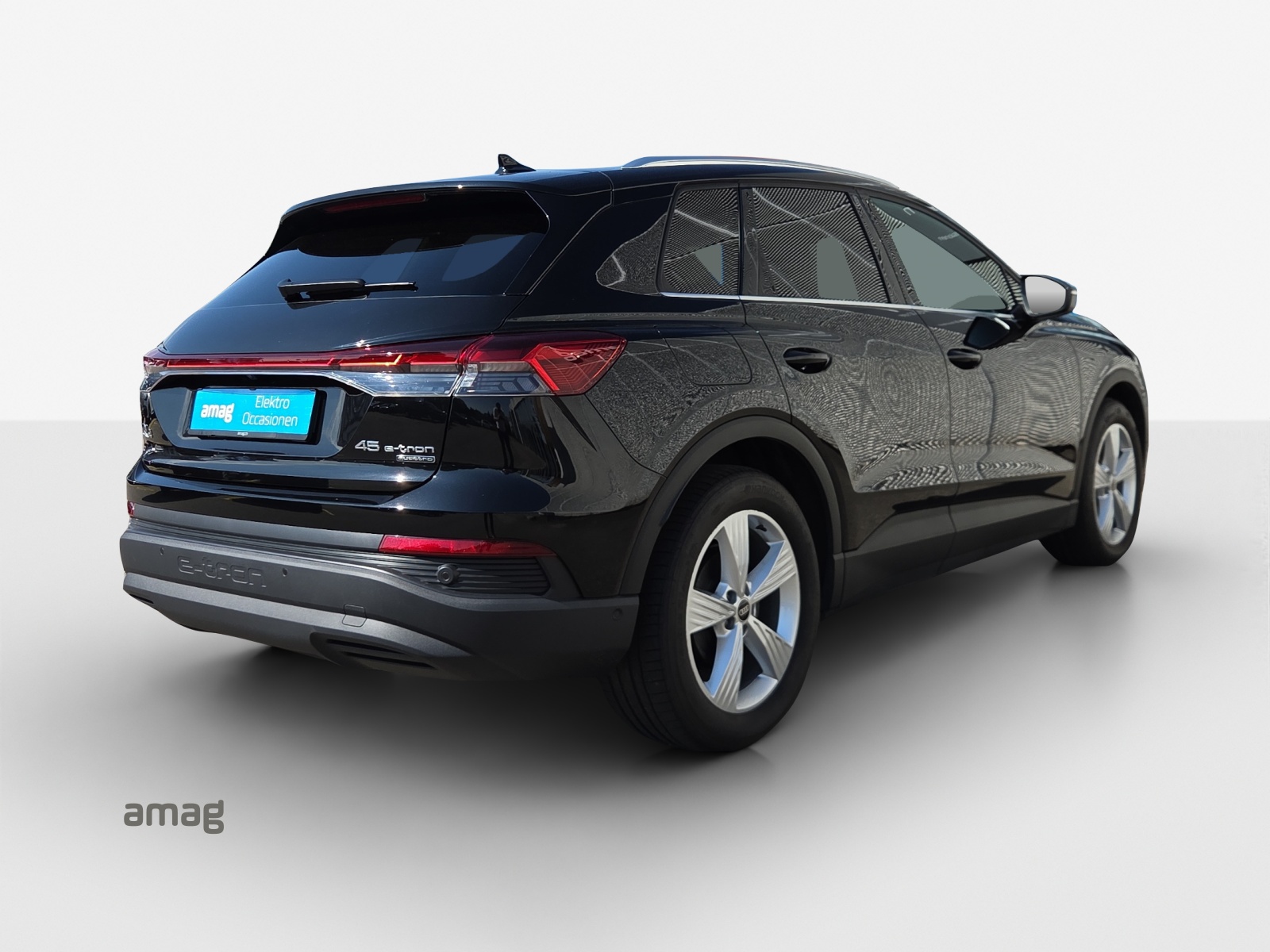AUDI Q4 e-tron 45 quattro-image-5