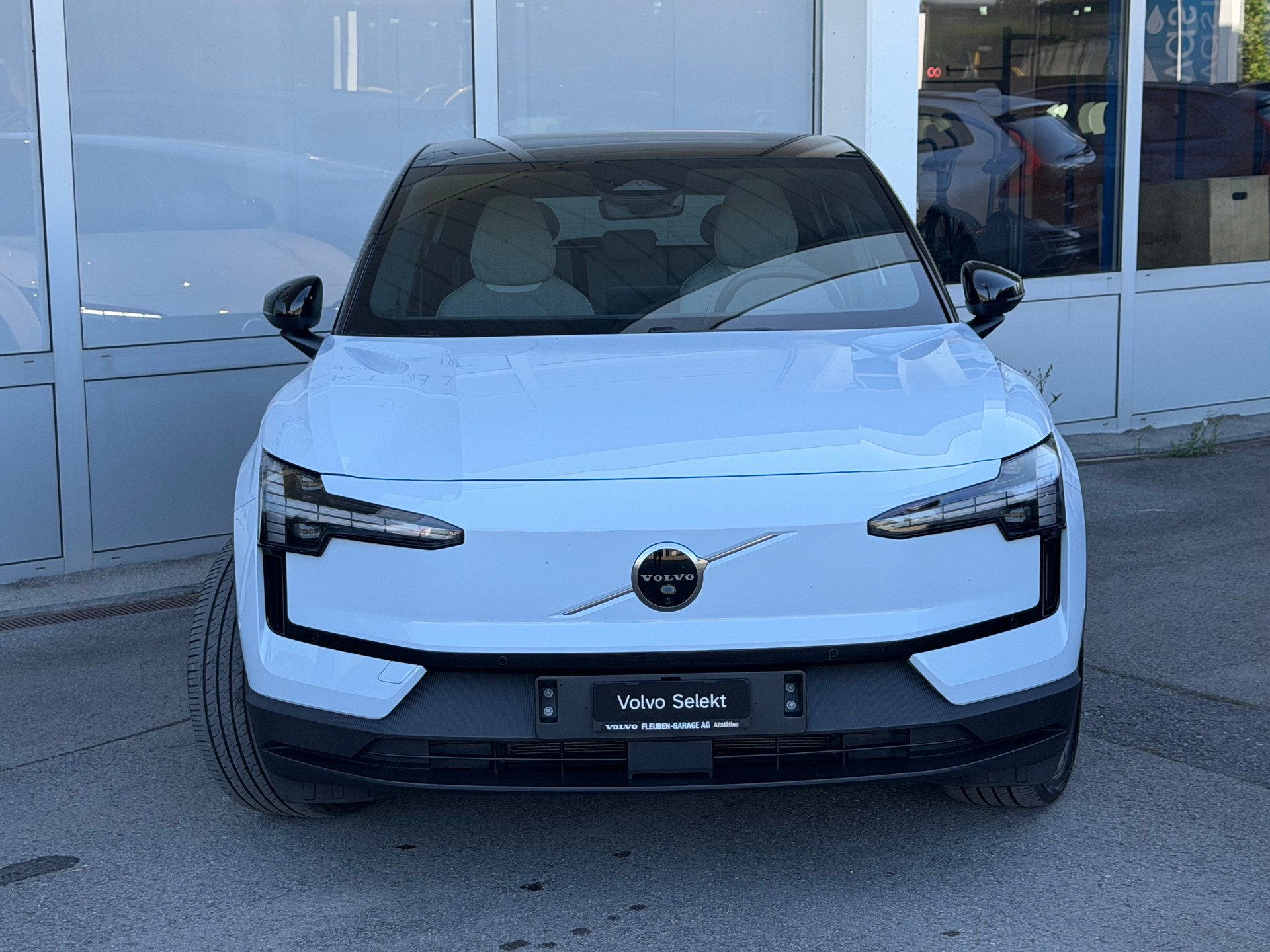VOLVO EX30 E60 69kWh Twin Ultra-image-20