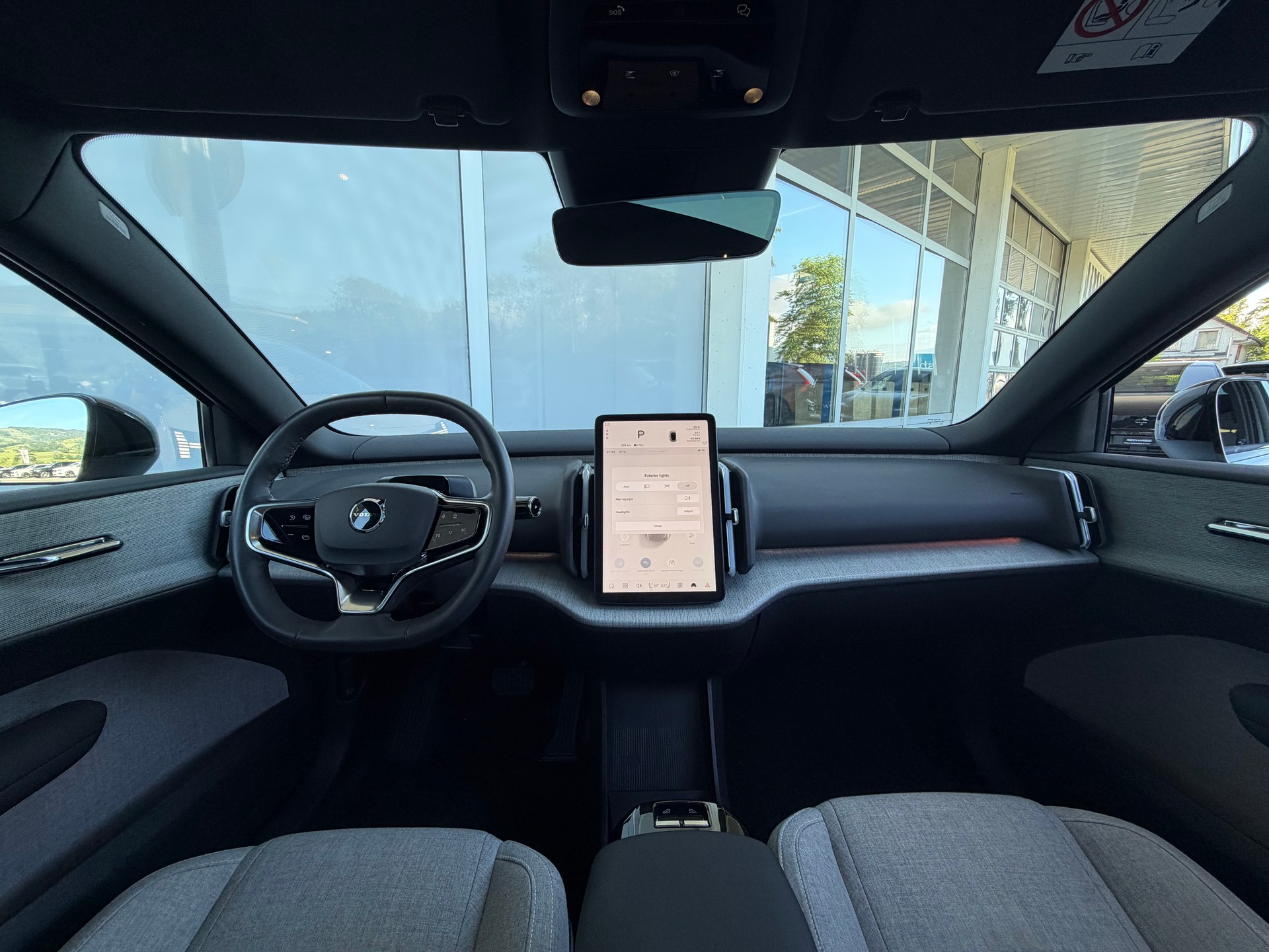 VOLVO EX30 E60 69kWh Twin Ultra-image-8