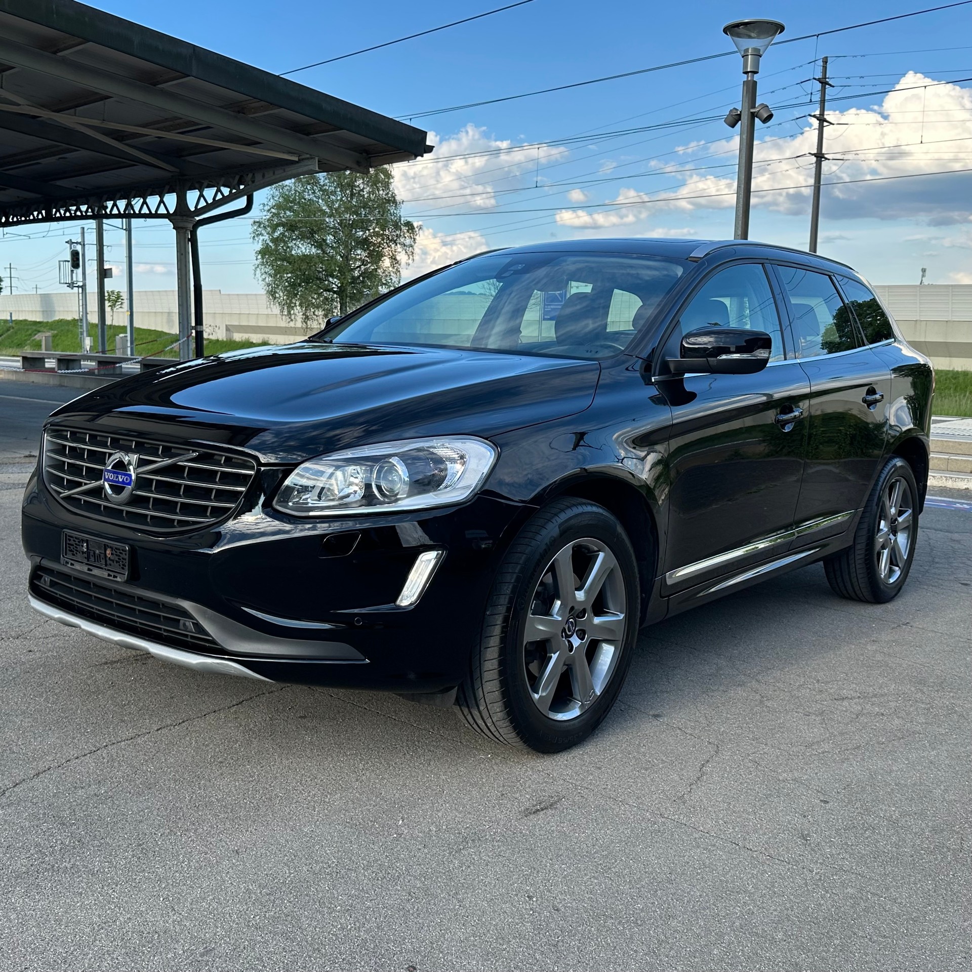 VOLVO XC60 D5 AWD Summum Geartronic-image-6