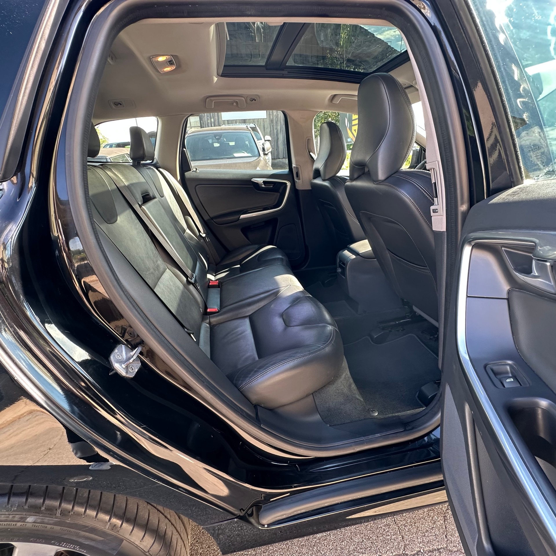 VOLVO XC60 D5 AWD Summum Geartronic-image-14