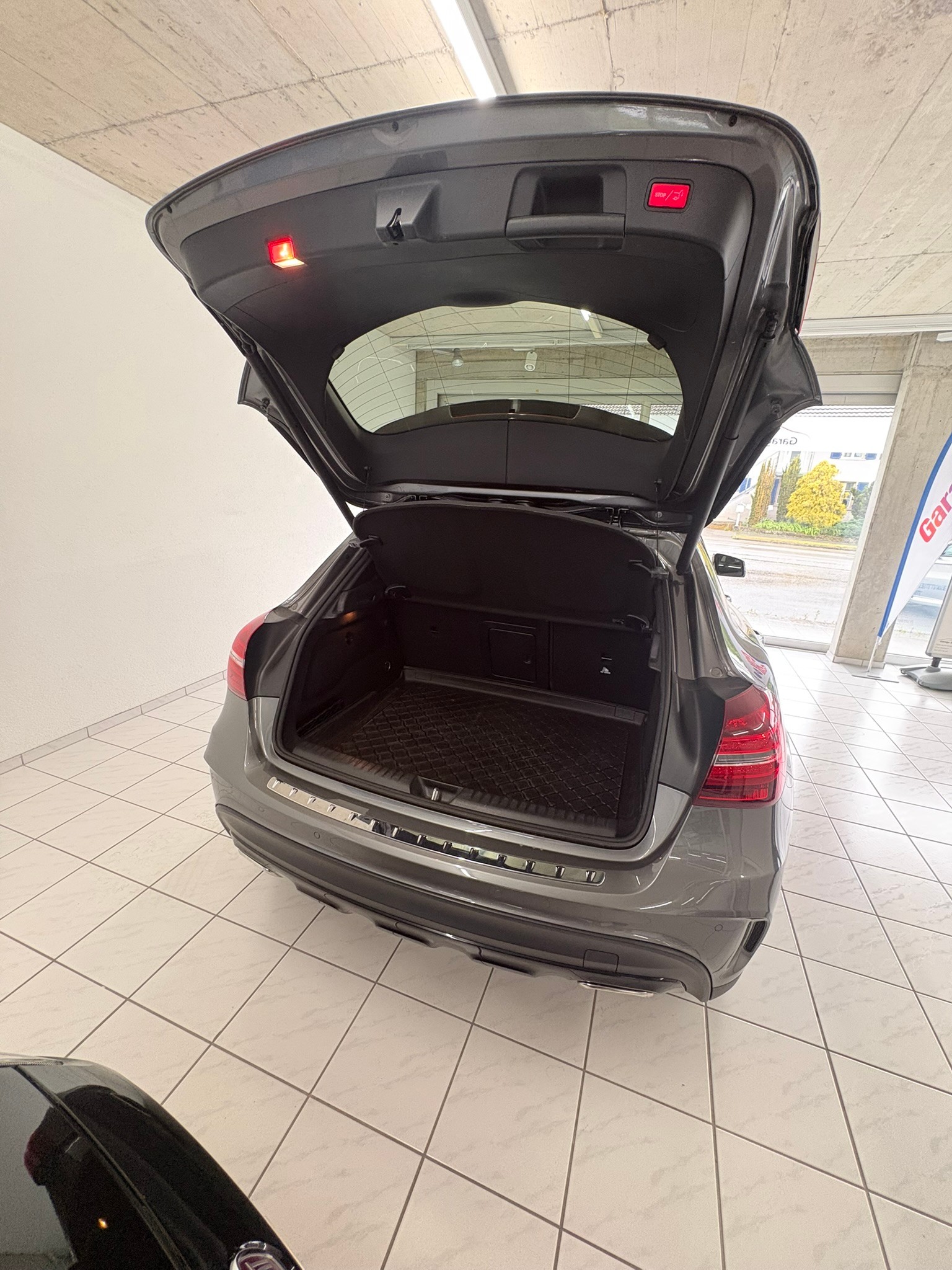 MERCEDES-BENZ GLA 200 AMG Line 7G-DCT-image-8