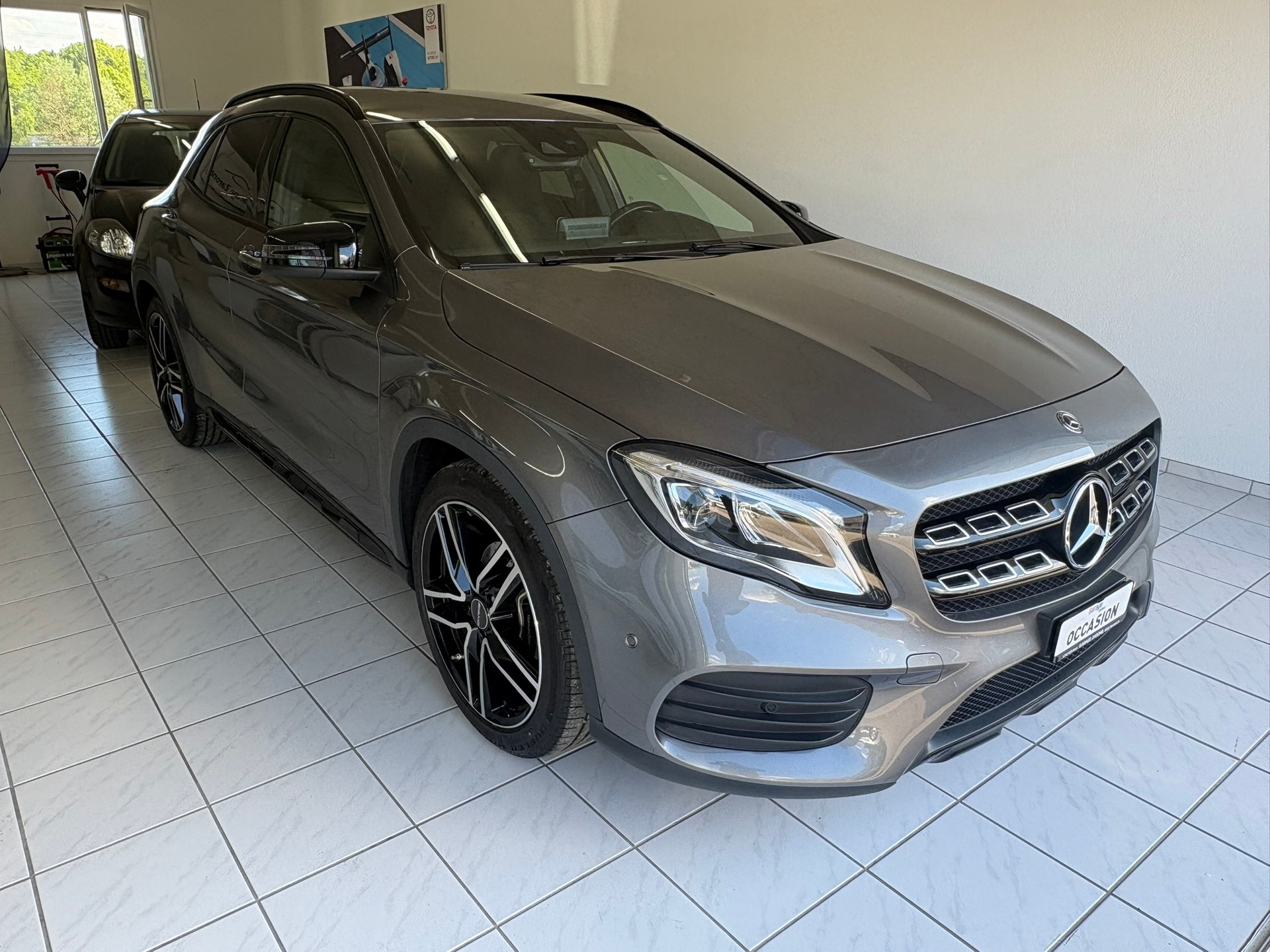 MERCEDES-BENZ GLA 200 AMG Line 7G-DCT