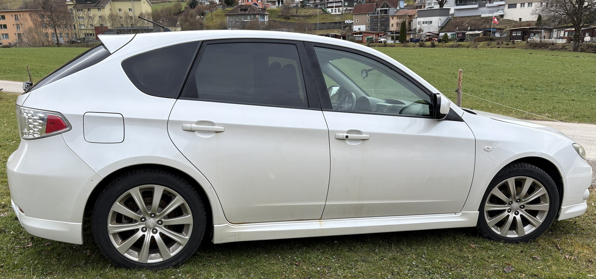 SUBARU 2.0R AWD-image-1