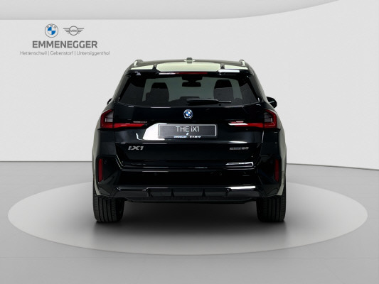 BMW iX1 eDrive 20 Ed. M Sport-image-3