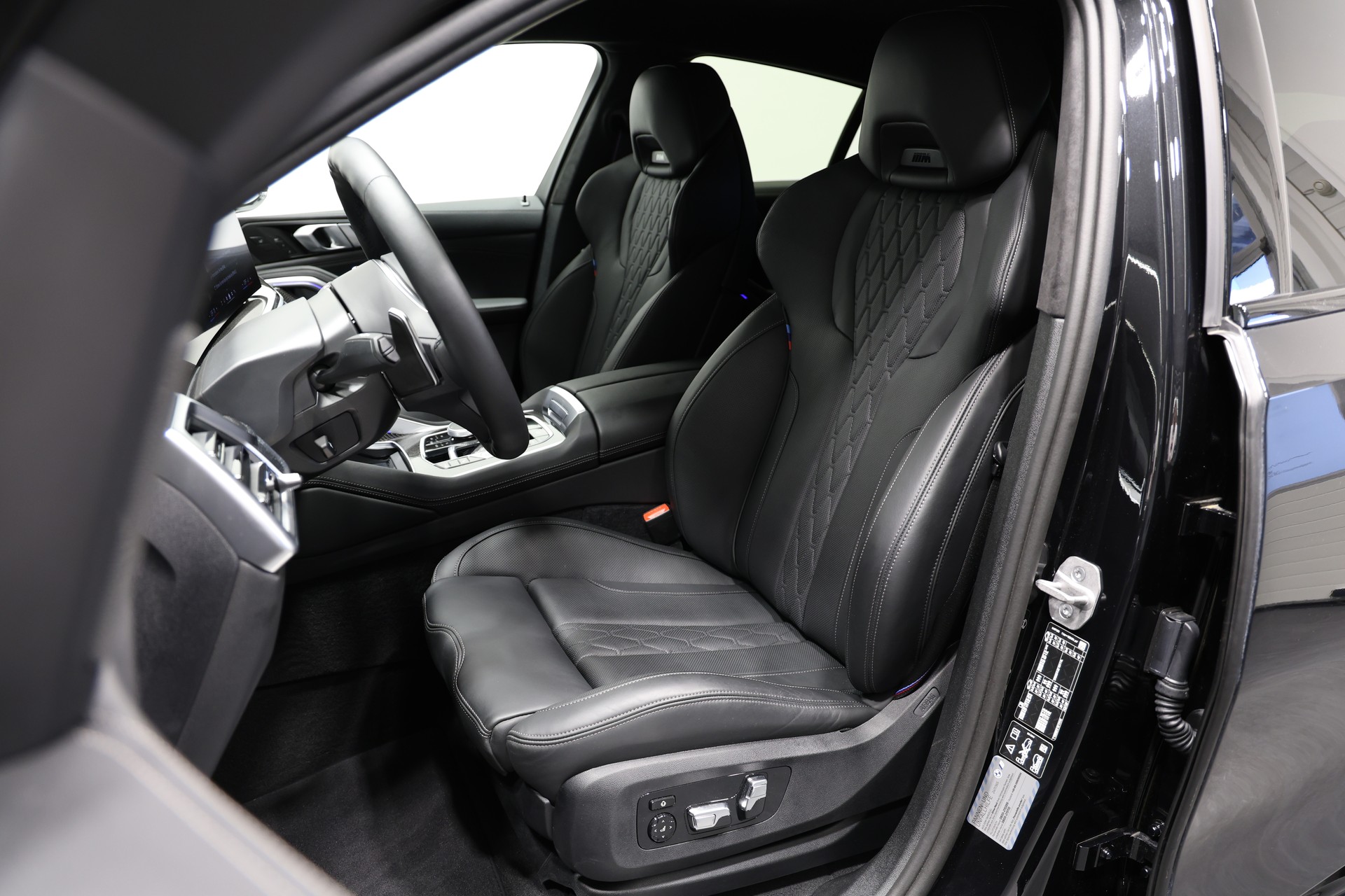 BMW X6 xDrive 48V 30d M Sport Steptronic-image-18