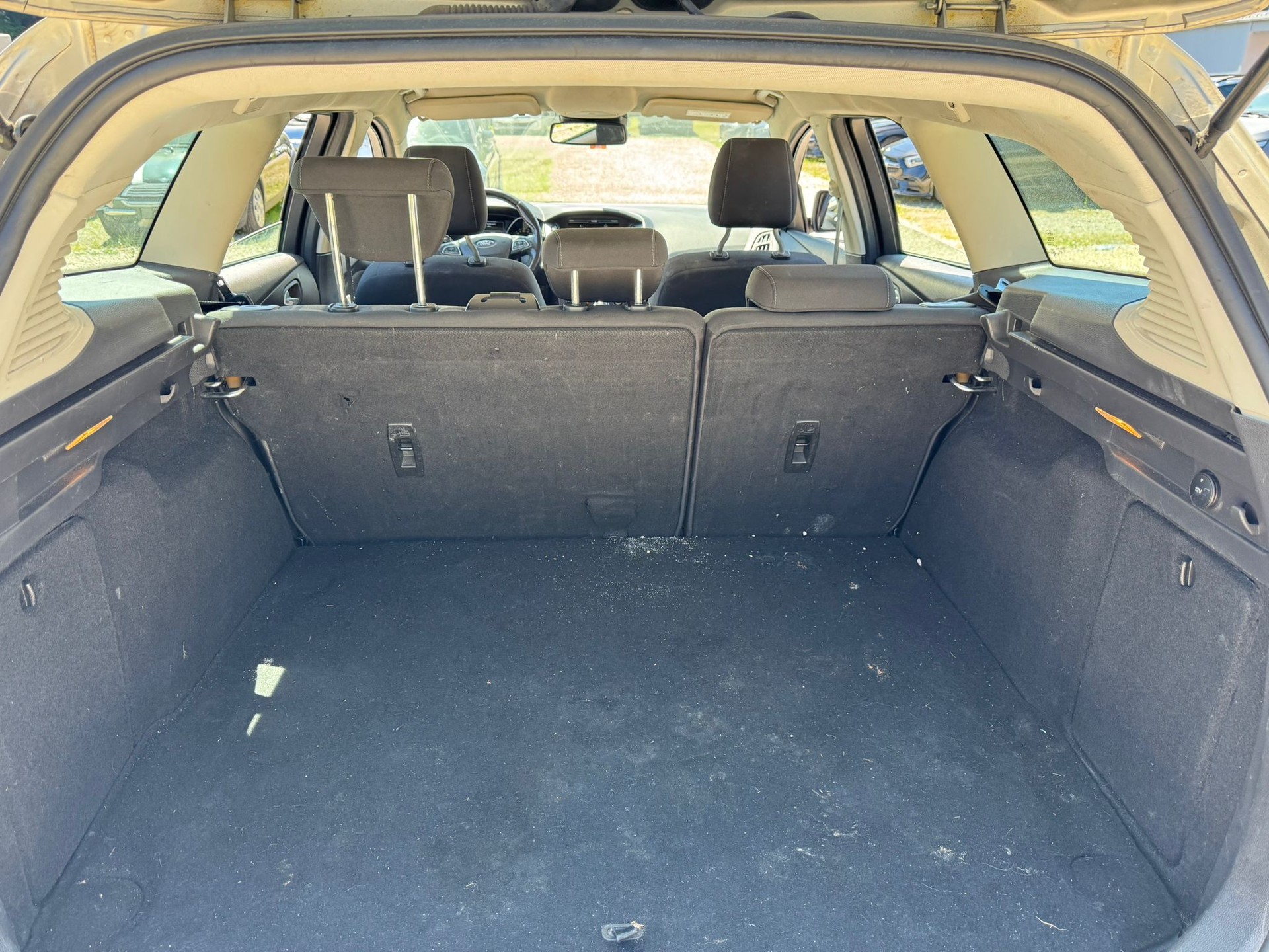 FORD Focus 1.5 TDCi Business PowerShift-image-6