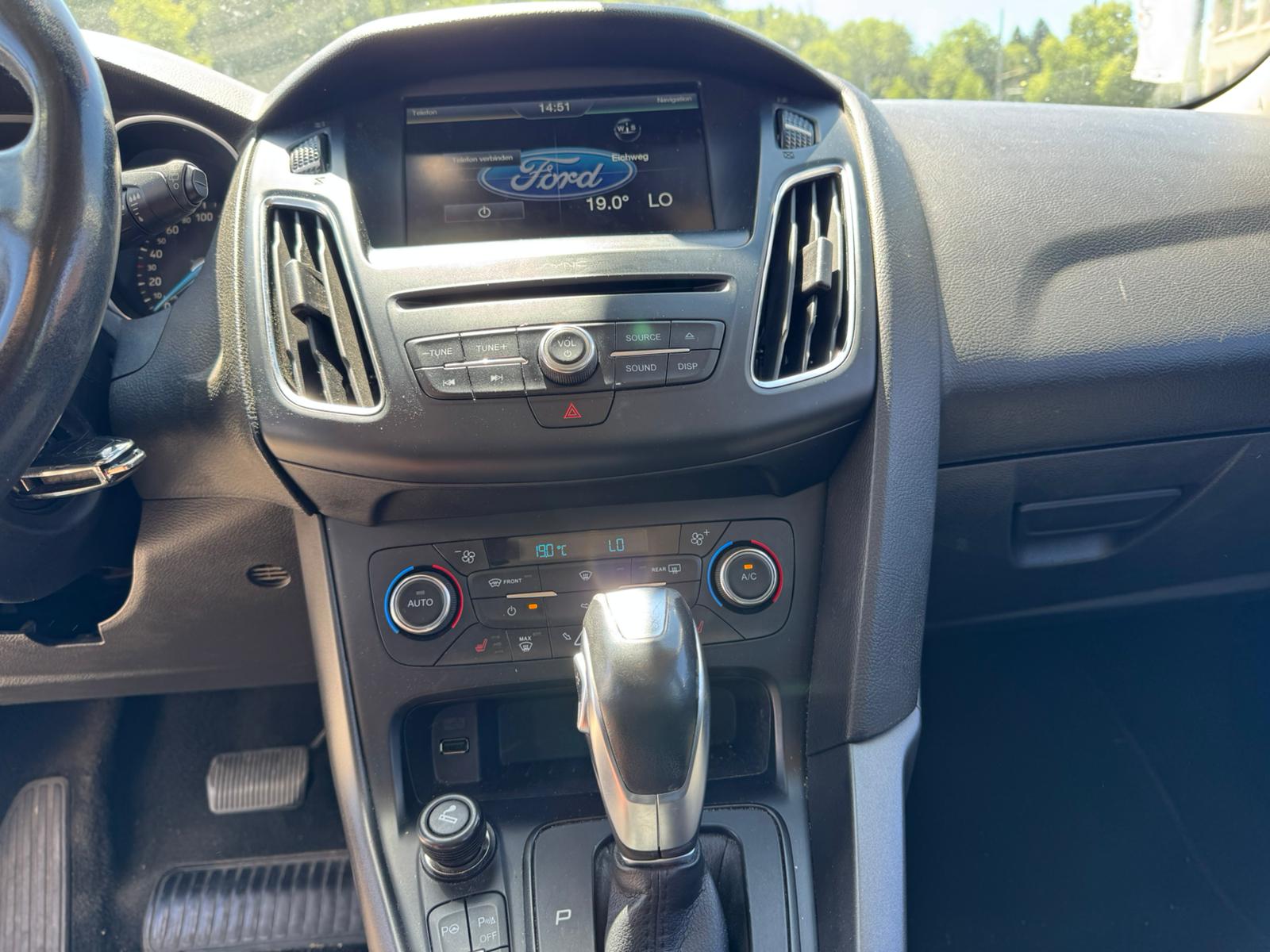 FORD Focus 1.5 TDCi Business PowerShift-image-12