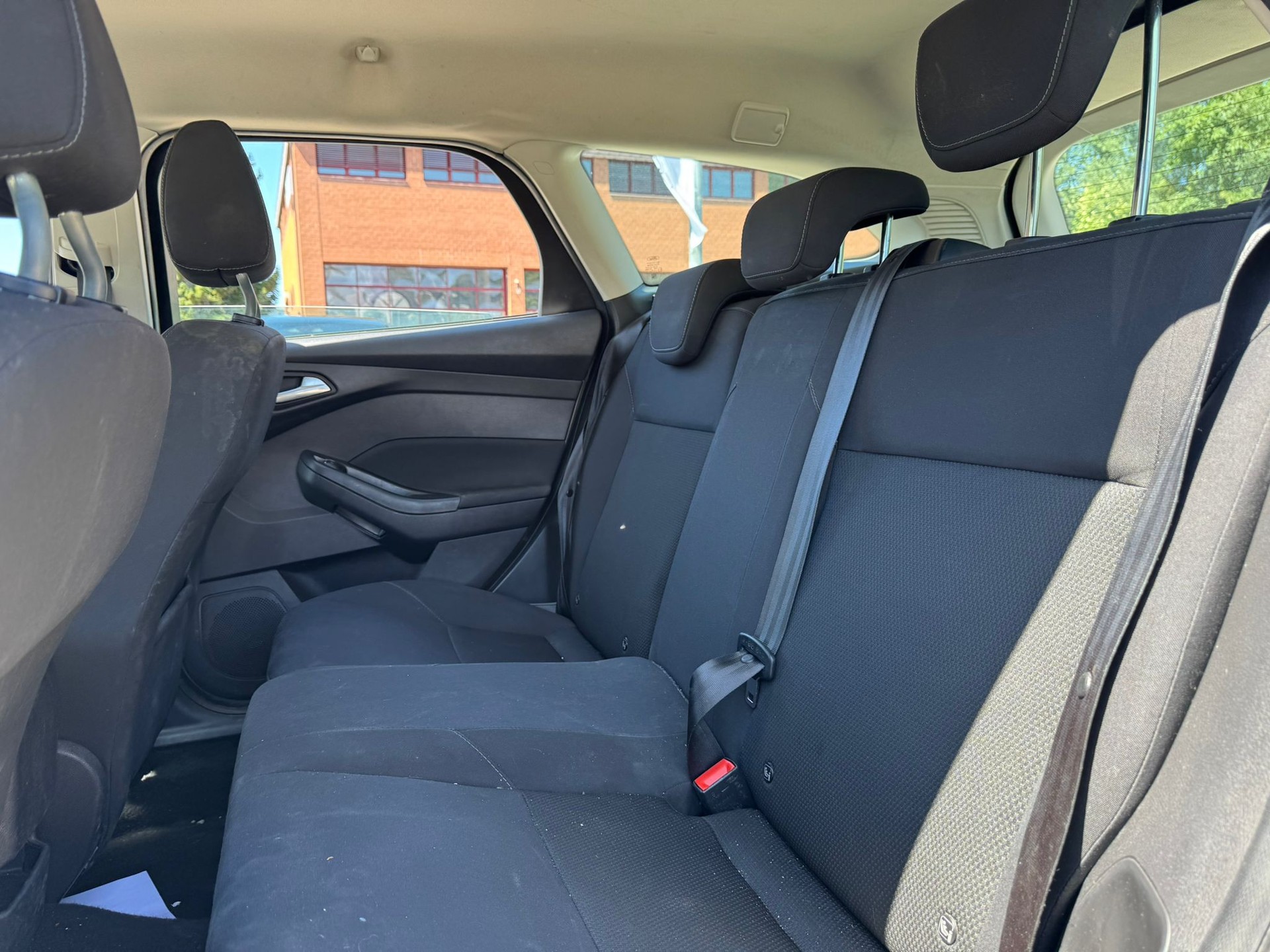 FORD Focus 1.5 TDCi Business PowerShift-image-9