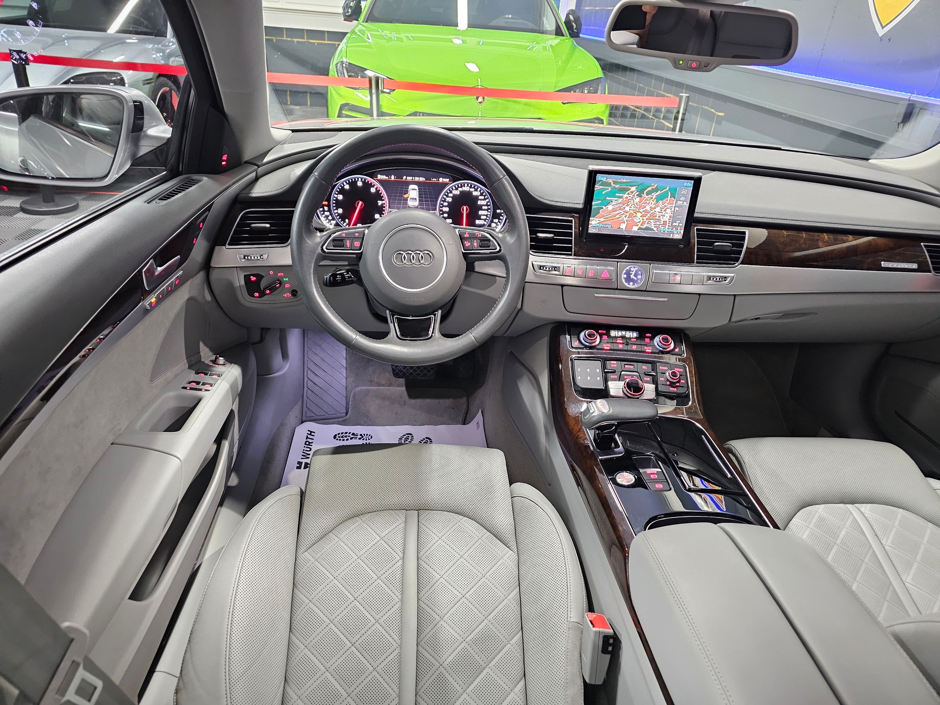 AUDI A8 4.0 TFSI V8 quattro tiptronic-image-11