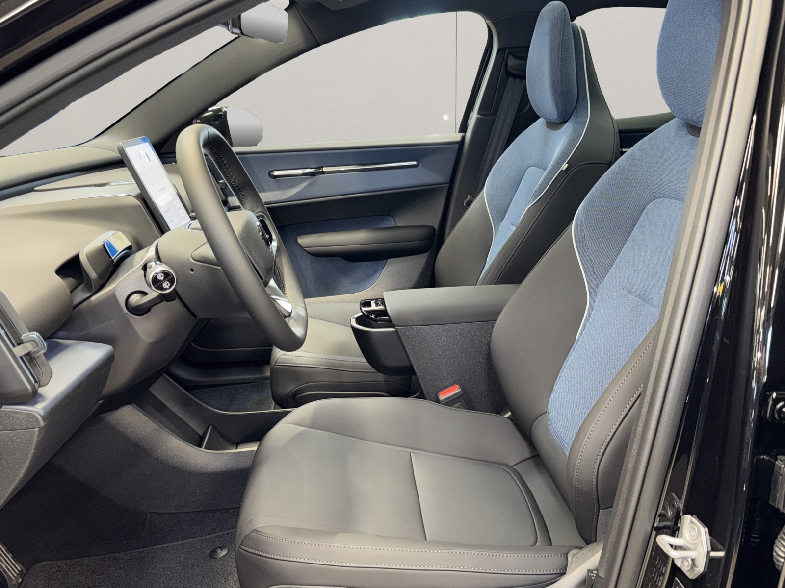 VOLVO EX30 E60 Twin Ultra Performance AWD-image-12