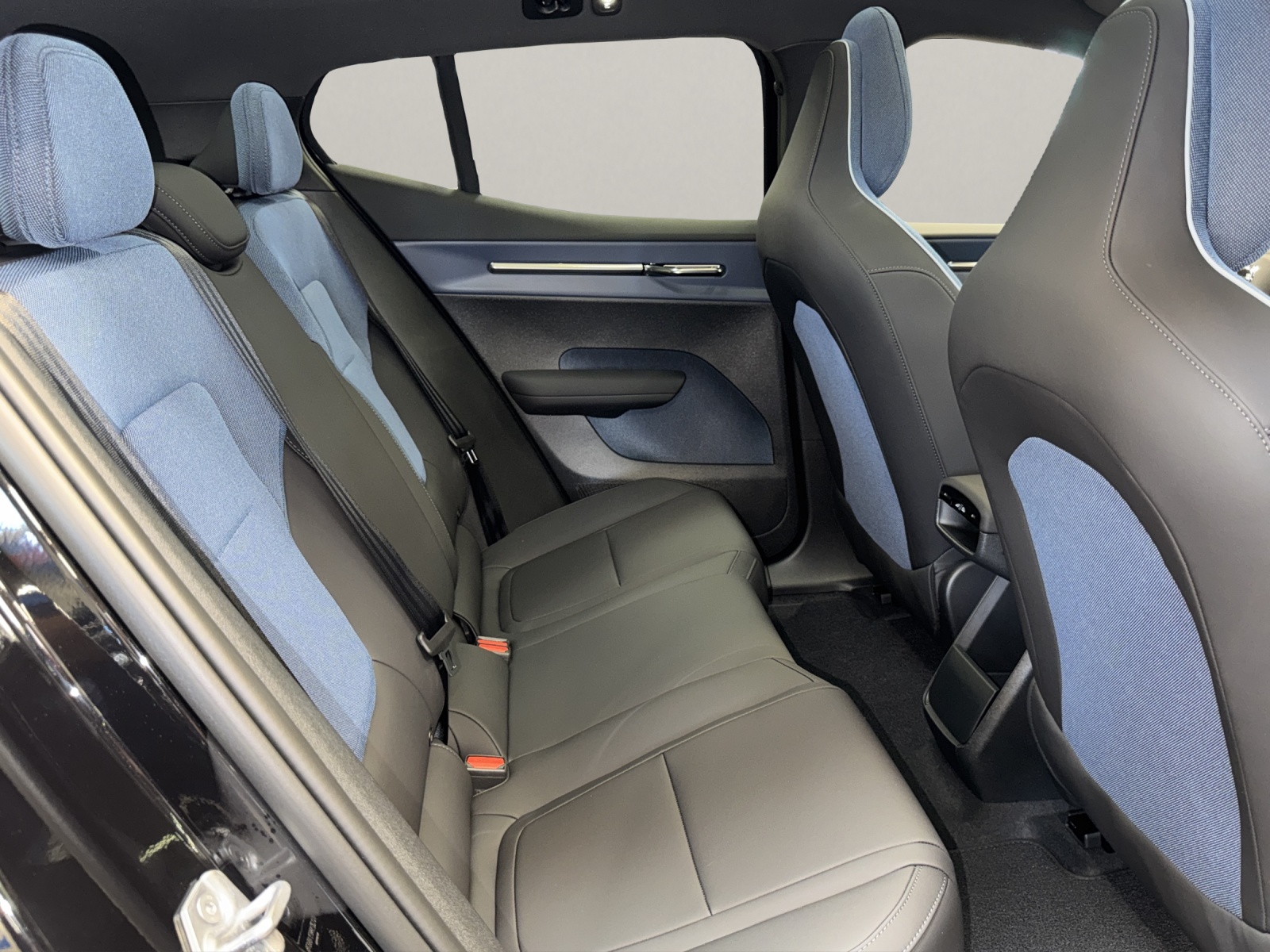 VOLVO EX30 E60 Twin Ultra Performance AWD-image-14
