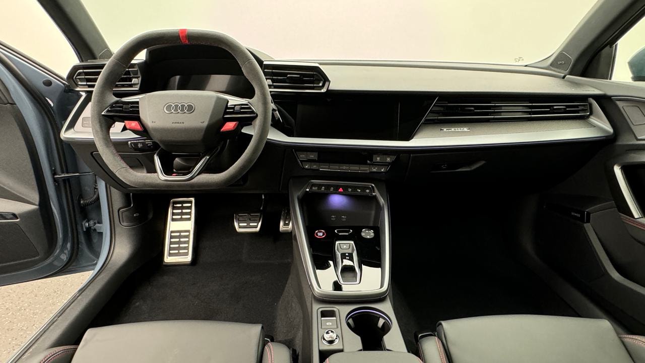 AUDI RS3 Sportback 2.5 TSI quattro S-tronic-image-5