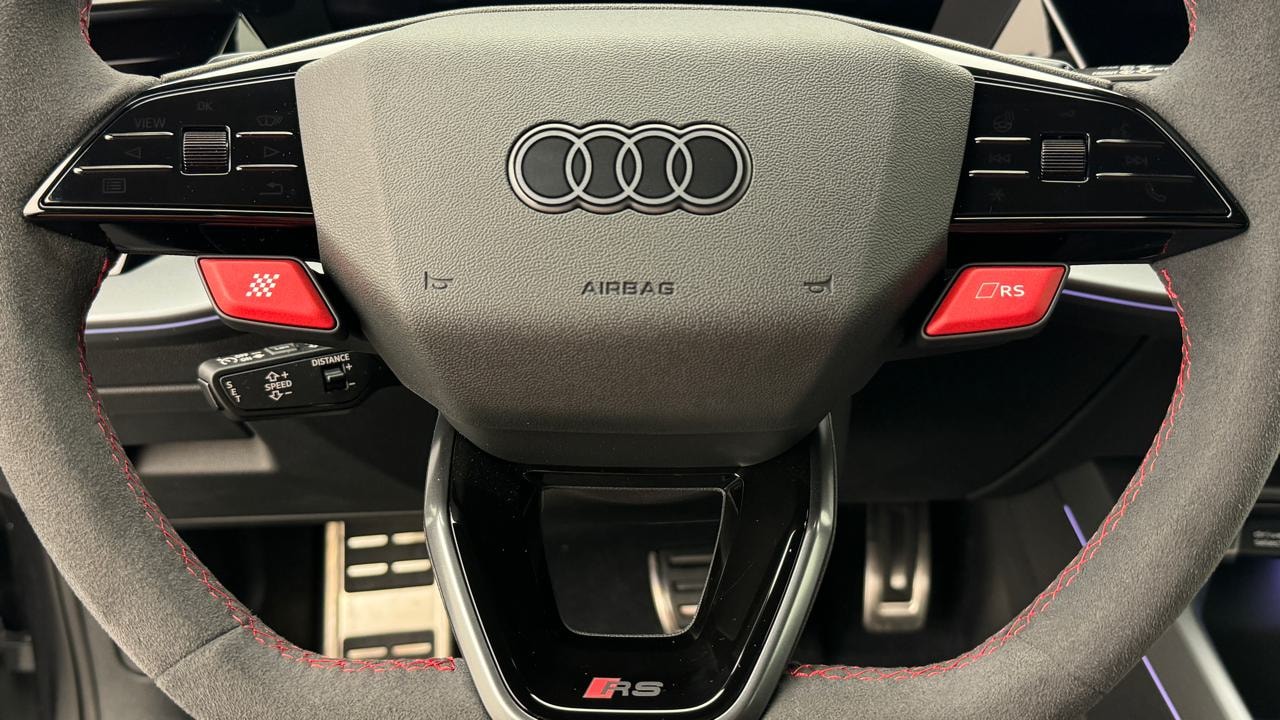 AUDI RS3 Sportback 2.5 TSI quattro S-tronic-image-9