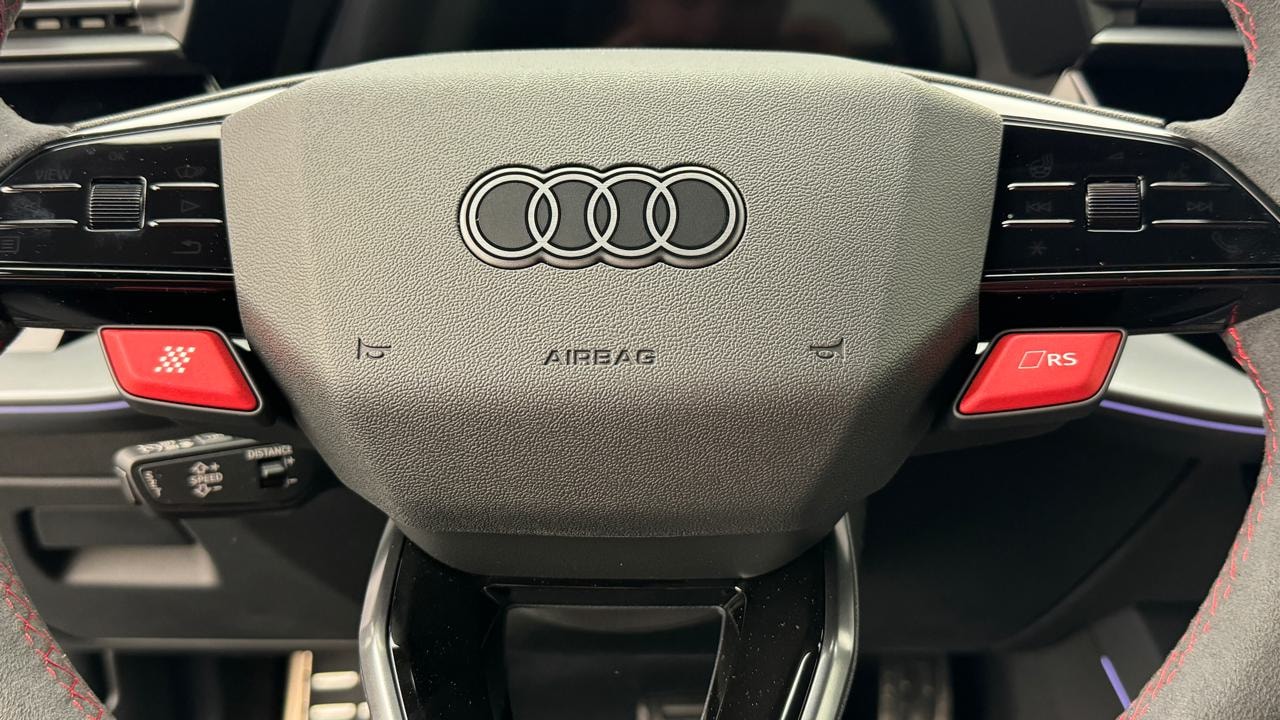 AUDI RS3 Sportback 2.5 TSI quattro S-tronic-image-9