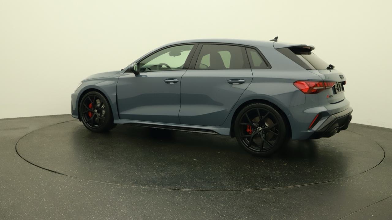 AUDI RS3 Sportback 2.5 TSI quattro S-tronic-image-2