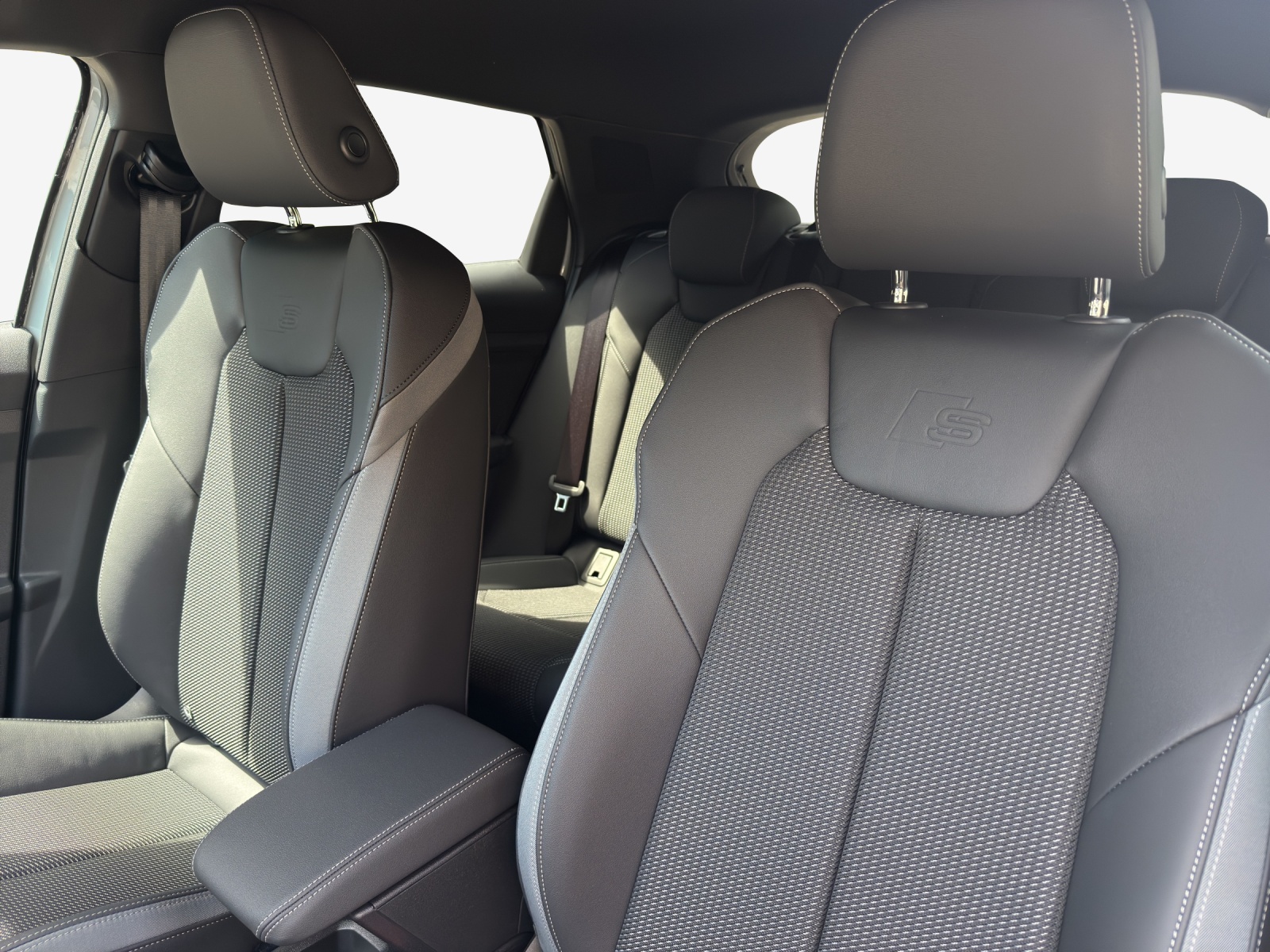 AUDI A1 Sportback 30 TFSI Attraction S-tronic-image-14