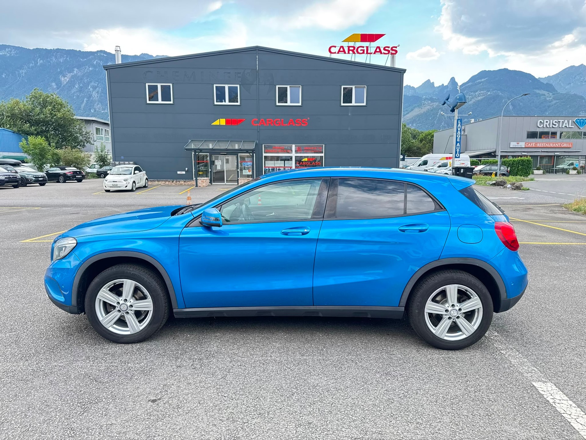 MERCEDES-BENZ GLA 200 CDI Swiss Star Edition Urban 4Matic 7G-DCT-image-3