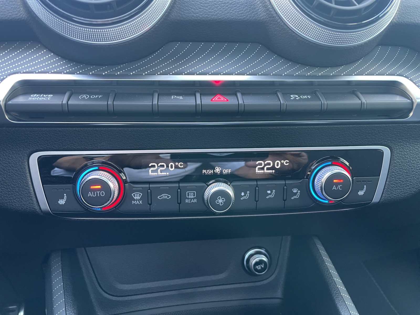AUDI Q2 40 TFSI S line Attraction quattro S-tronic-image-12