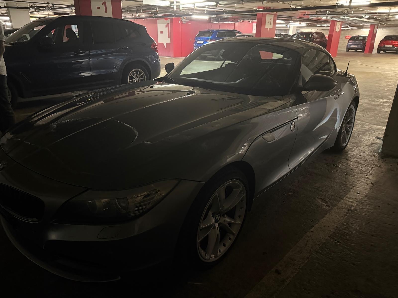 BMW Z4 sDrive30i-image-8
