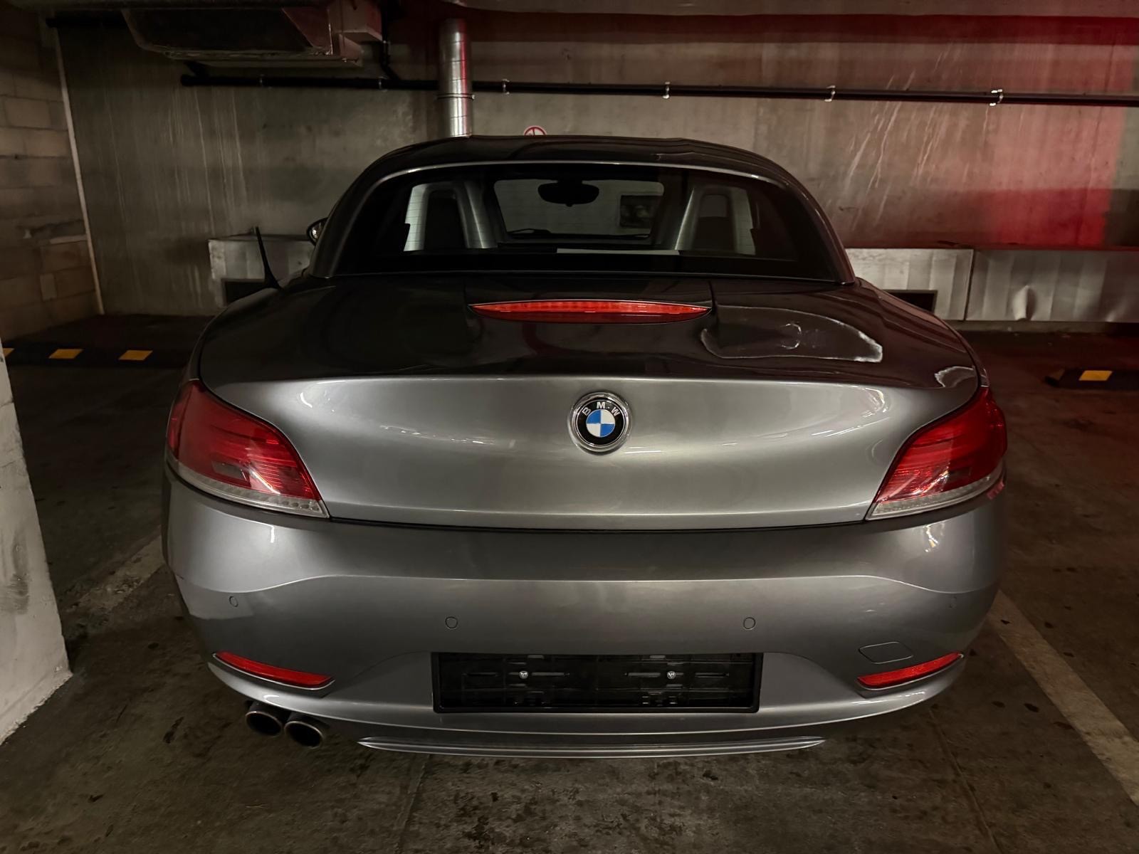 BMW Z4 sDrive30i-image-9