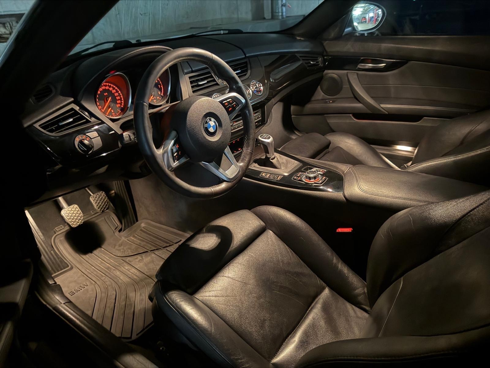 BMW Z4 sDrive30i-image-2