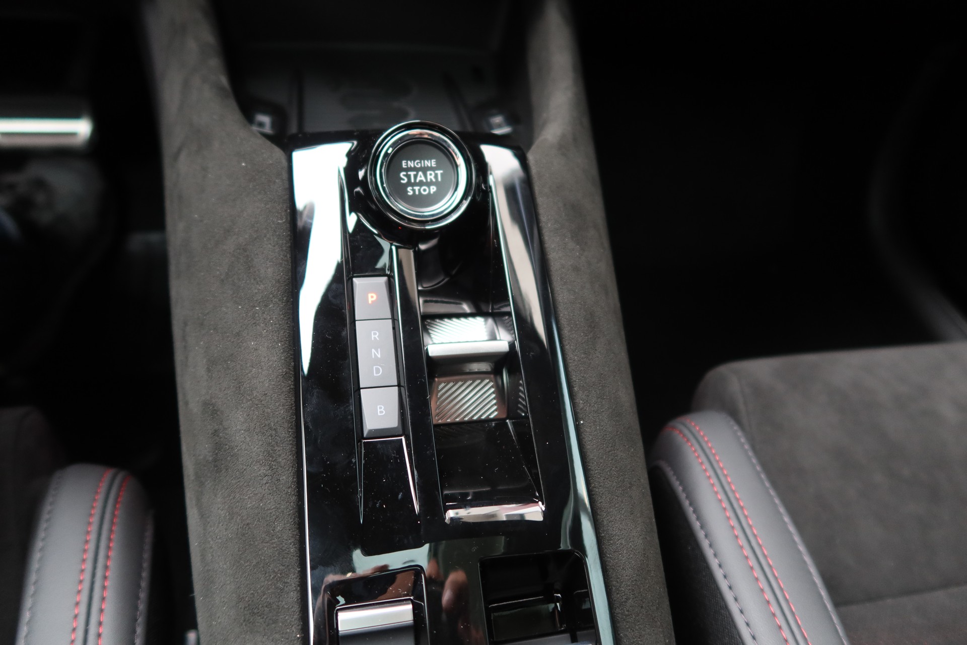 ALFA ROMEO Junior 280 54kWh Veloce-image-12