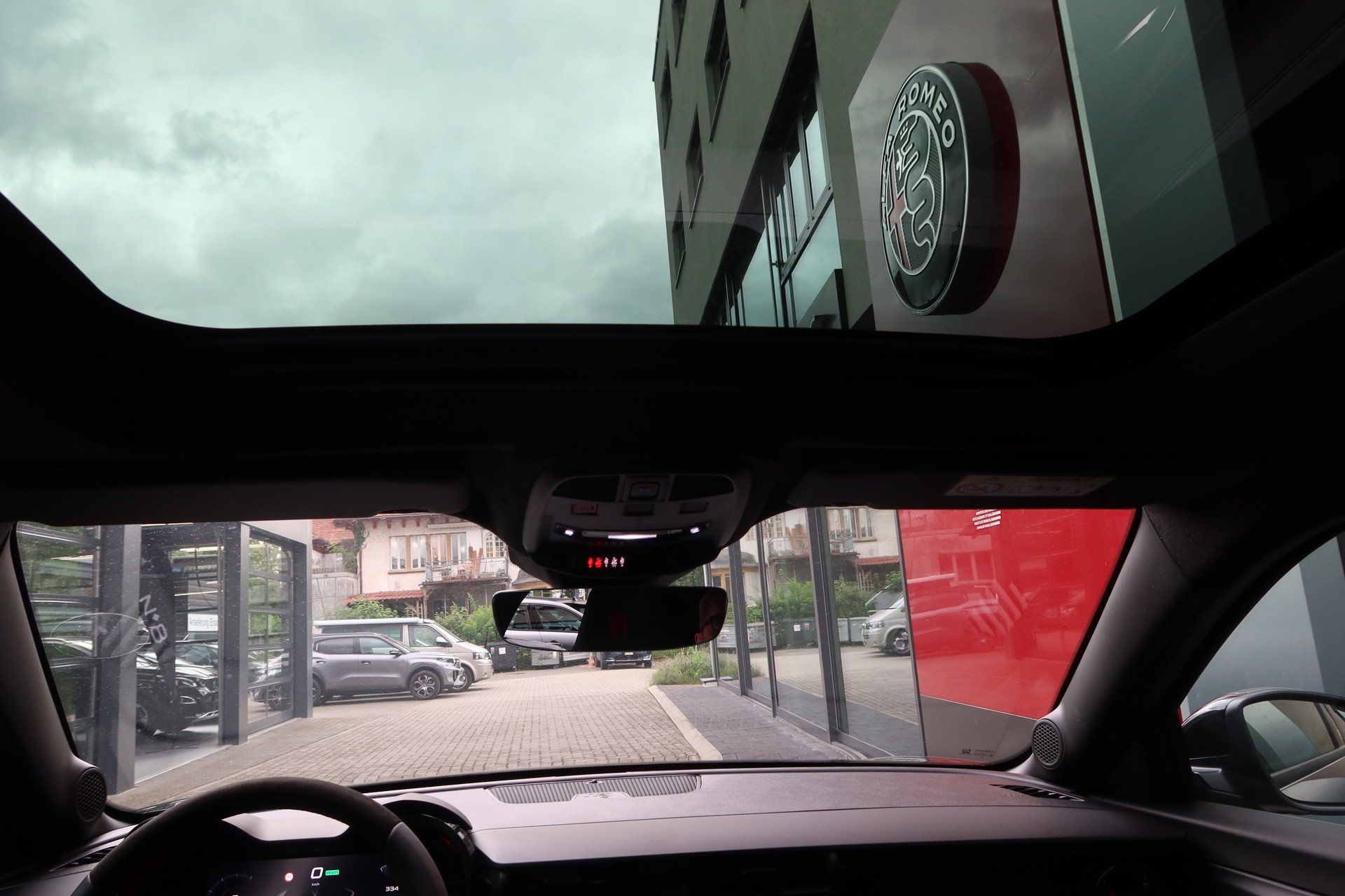 ALFA ROMEO Junior 280 54kWh Veloce-image-15