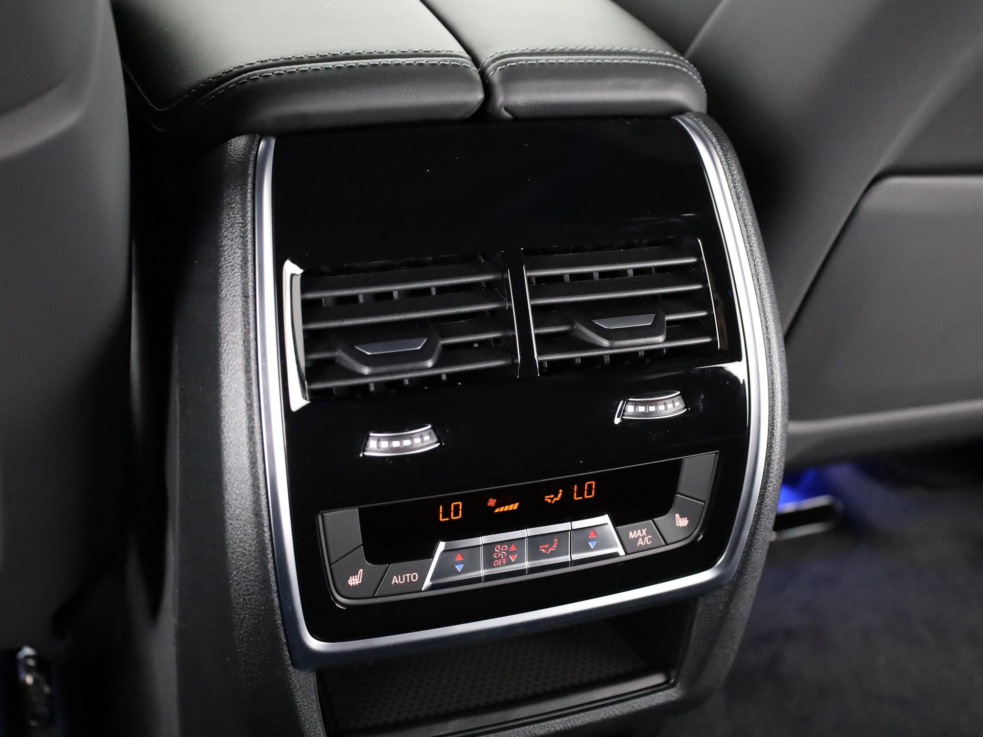 BMW XM Label Plug-in Hybrid-image-21