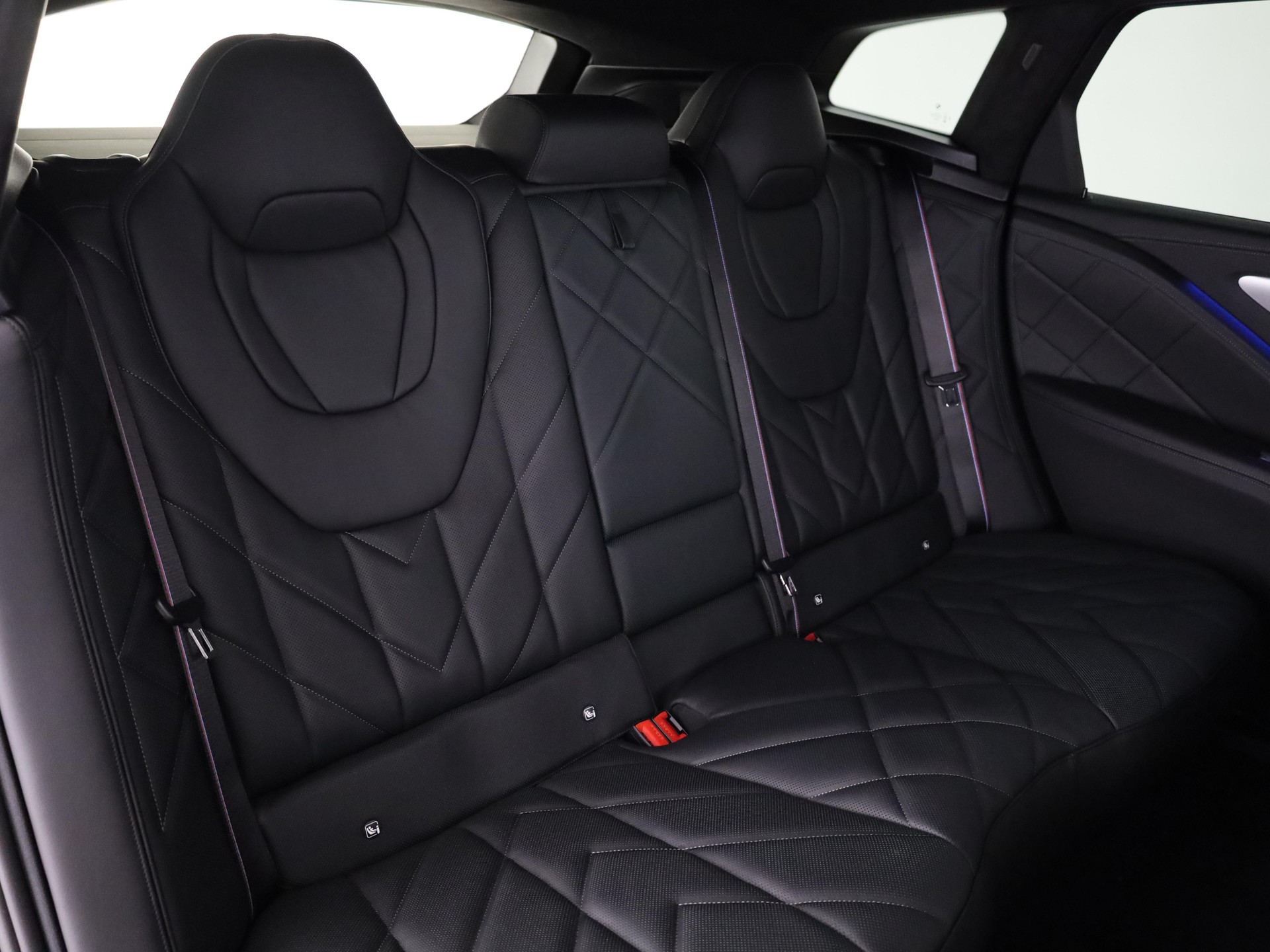 BMW XM Label Plug-in Hybrid-image-14