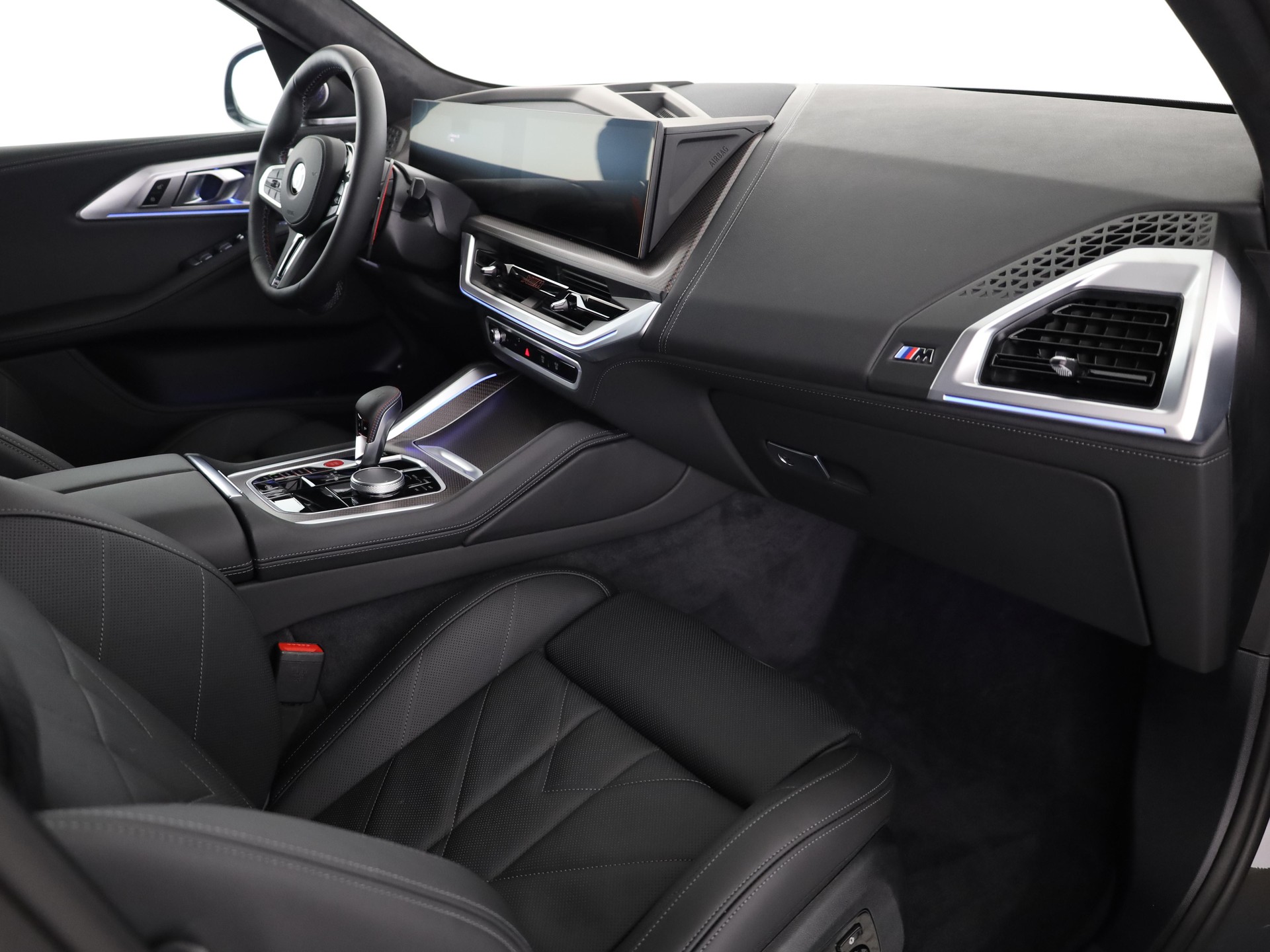 BMW XM Label Plug-in Hybrid-image-12